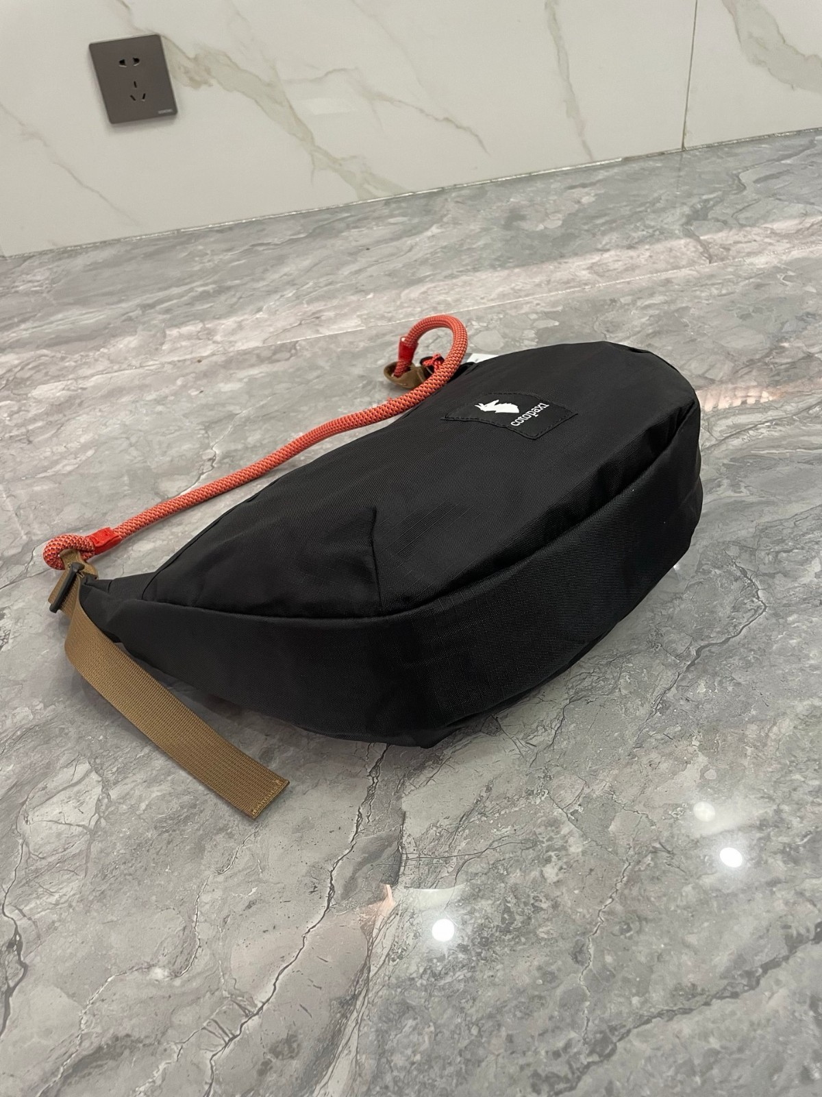 Cotopaxi Black 8L Commuter Shoulder Bag with Climbing Rope Strap 38x25x7cm