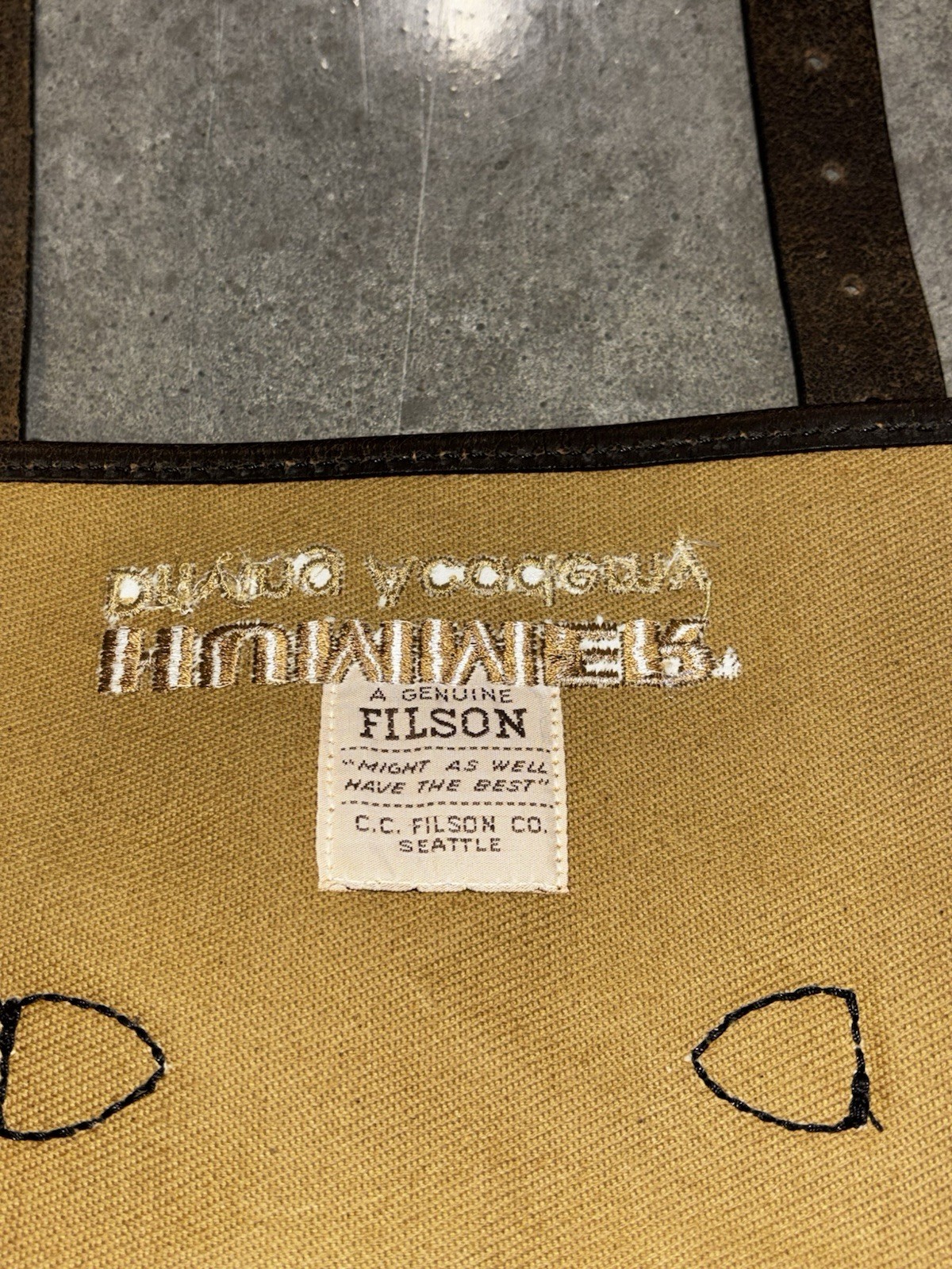 FILSON Medium Field Bag Tan Shoulder Messenger Canvas USA Vintage Embroidered