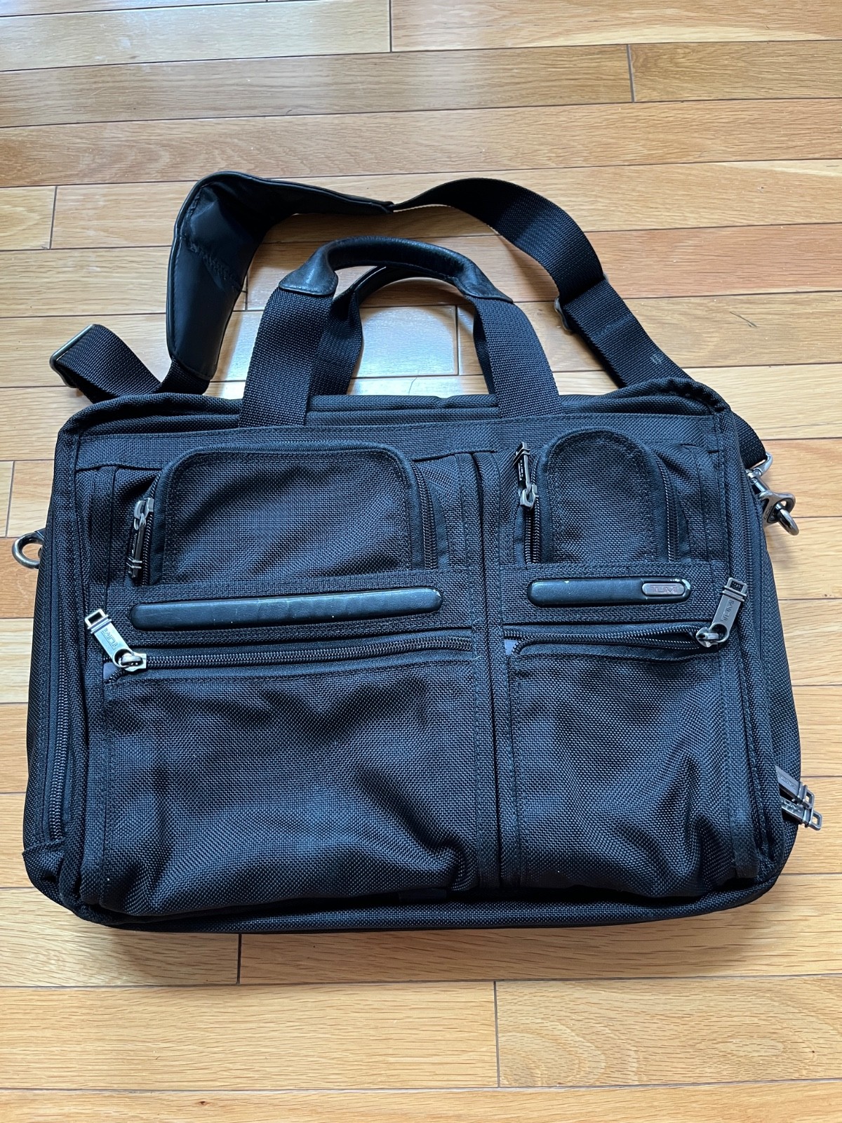 Tumi Classic Black Ballistic Nylon Compact Large Screen Briefcase Laptop Bag