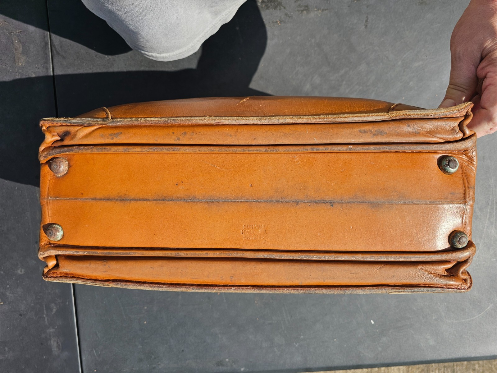 Vintage Tan Brown Leather Briefcase Gladstone-Style Doctors Bag Genuine Cowhide