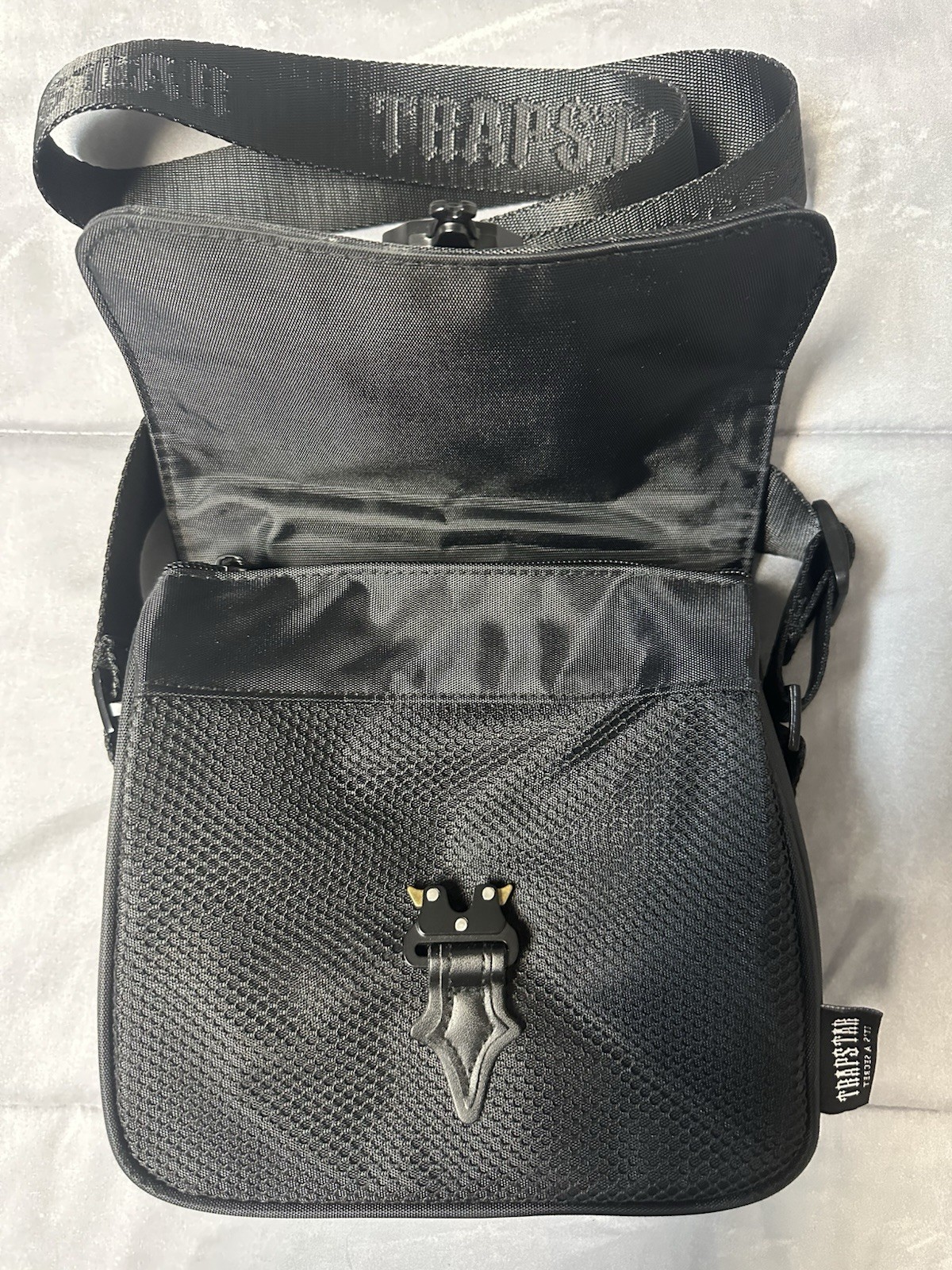Trapstar Irongate T Cross Man Bag 1.0 Black Edition Pre-Owned