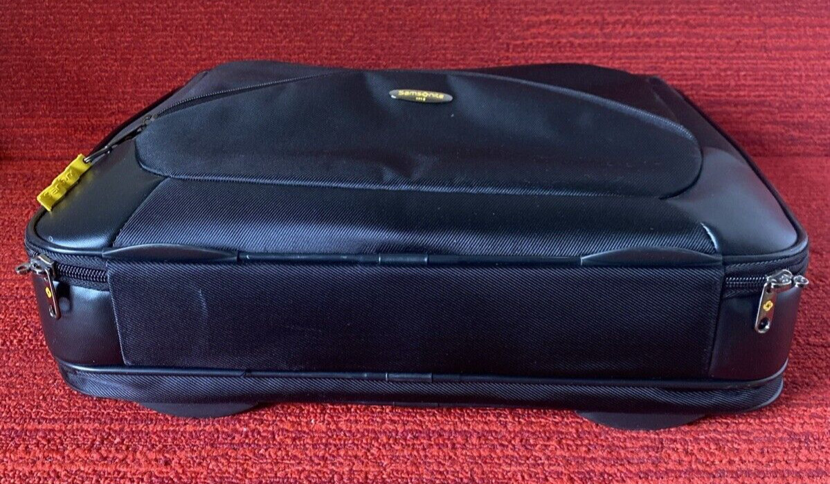 Samsonite Proteo Formal Briefcase 14”x17.5″x4″ Black Business Luggage