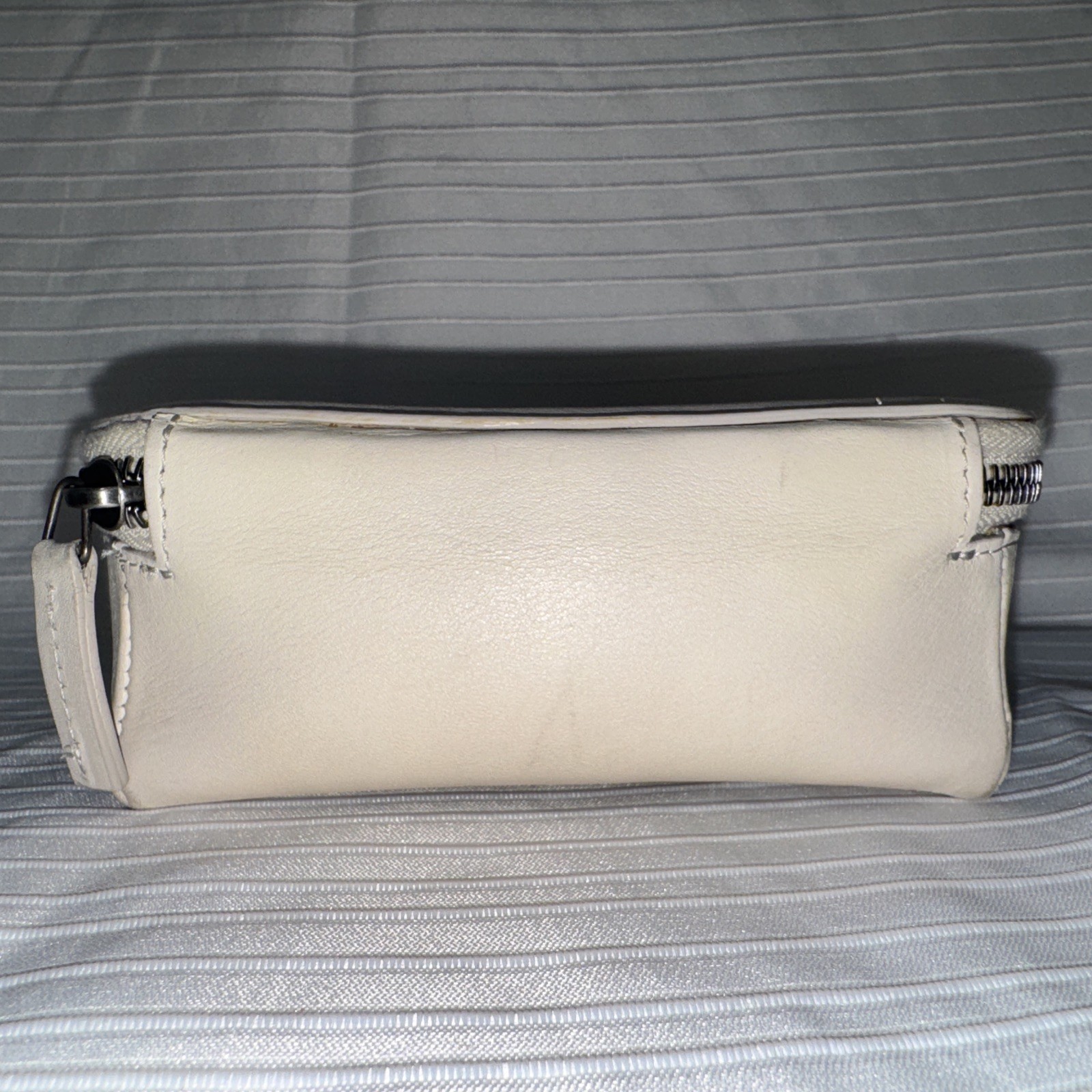 This Is Ground Leather Zip Travel Cord Organizer Case, Cream Made In Italy Used