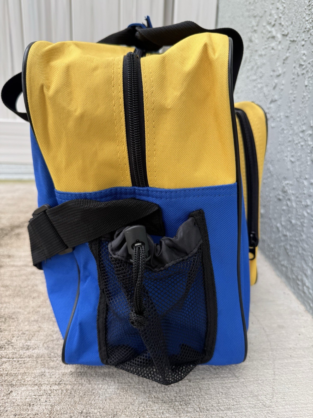 Wrangler Corral West Ranchwear Rodeo Colorblock Duffle Bag Blue Cowboy Western