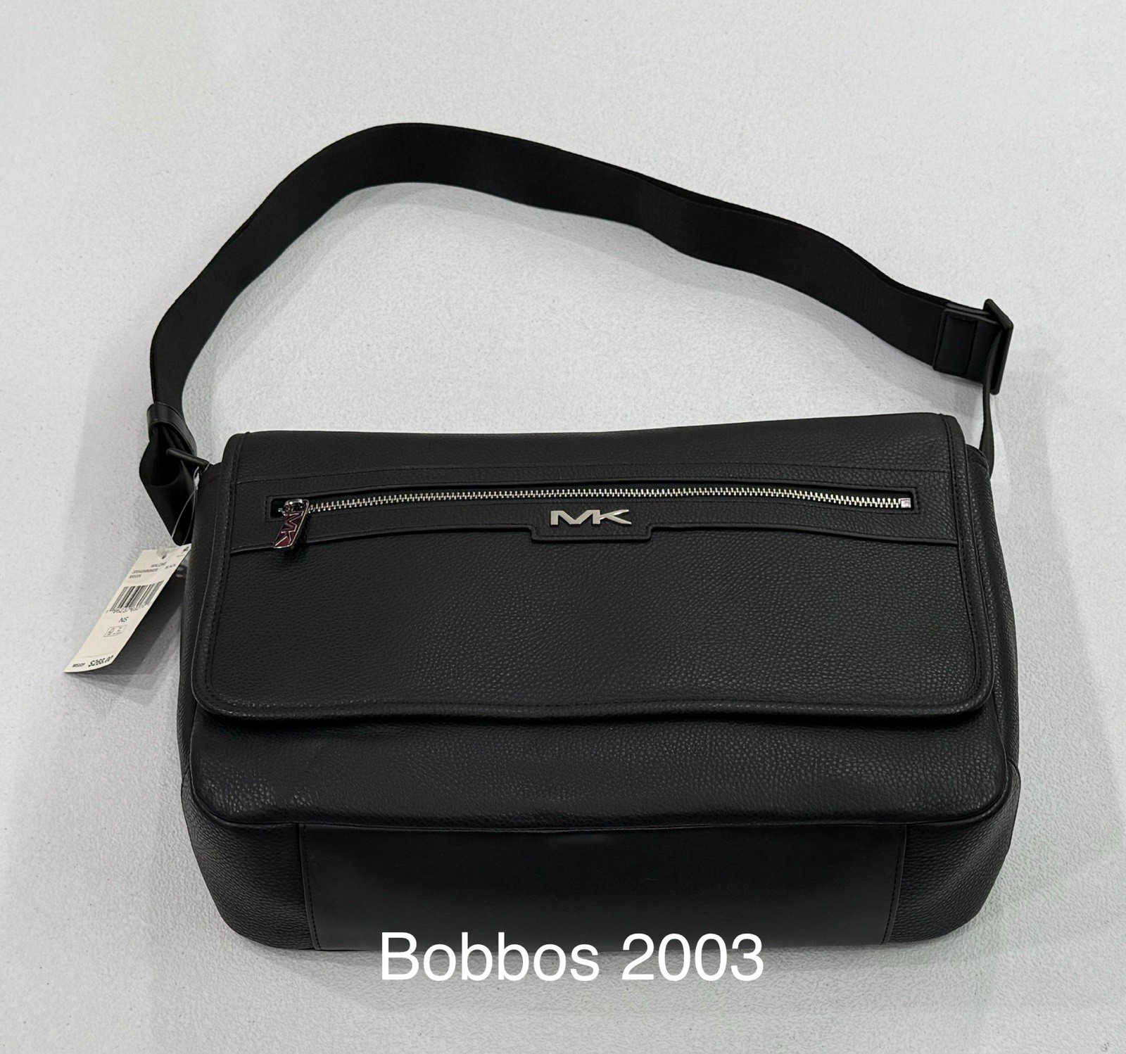 Michael Kors Men’s Malon Leather Magnetic Messenger Bag, Black, One Size