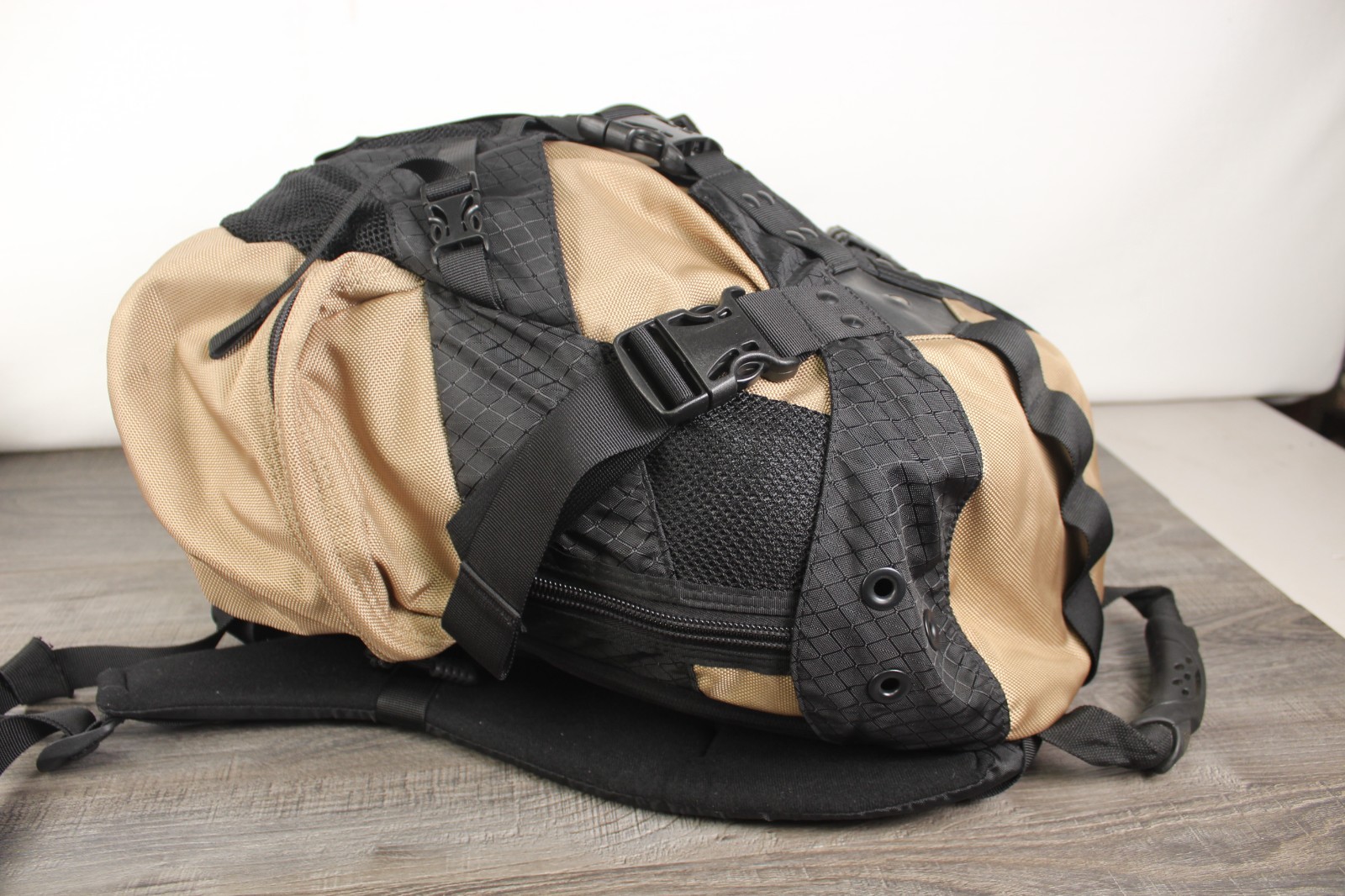 Vintage Y2K Oakley Icon Backpack Desert Tan Black Military Rucksack Clean Shape