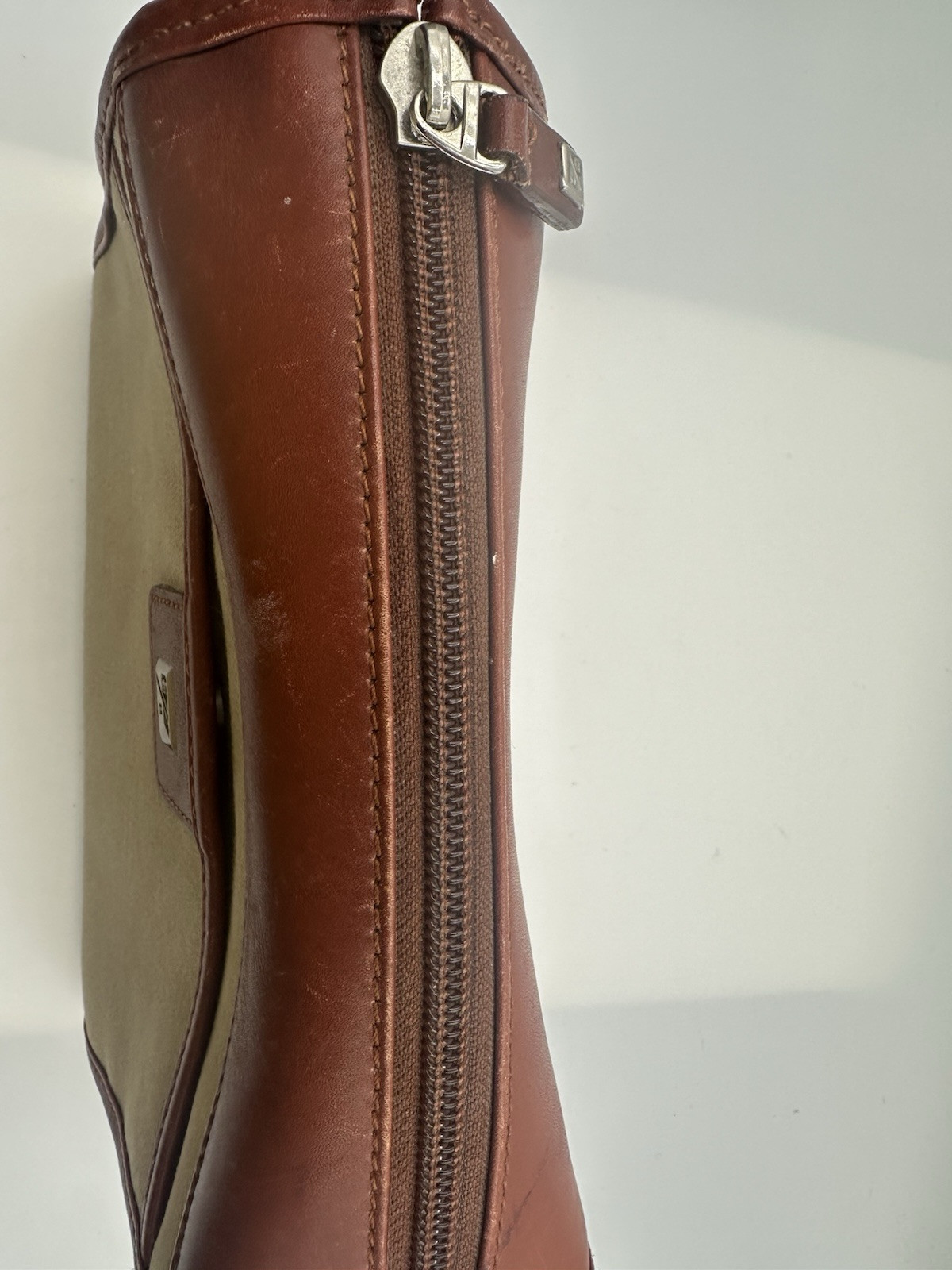 CUTTER & BUCK KHAKI FABRIC CANVAS BROWN LEATHER TRIM TOILETRY TRAVEL BAG