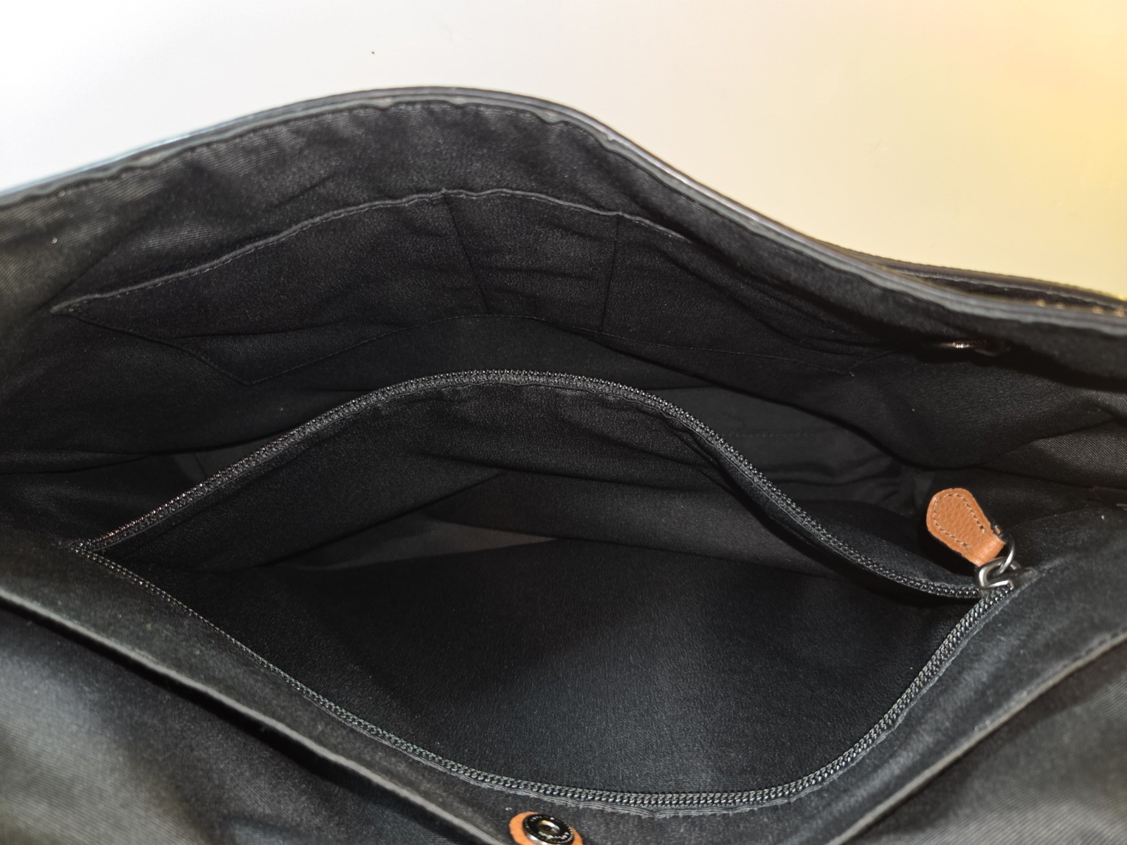 Coach Hudson F36810 Saddle Pebbled Leather Messenger Bag [Missing Buckle]