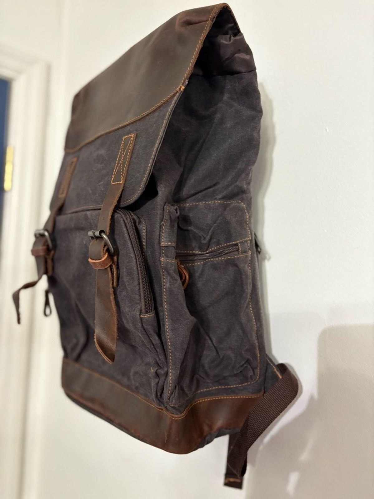 Vintage-Style Brown Canvas & Leather Men’s Backpack