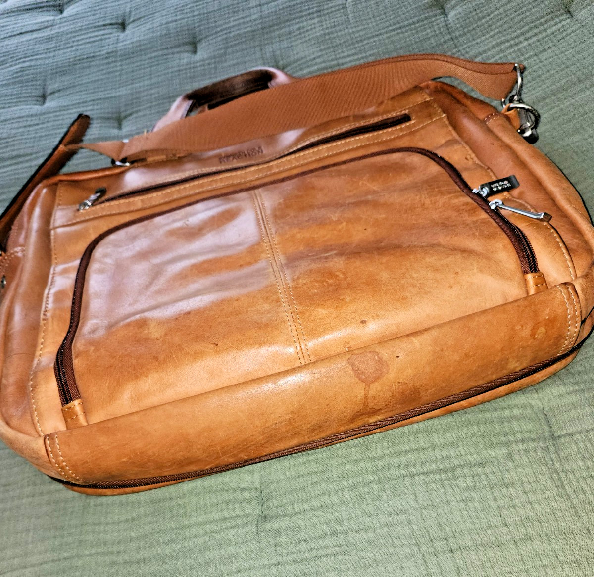 Kenneth Cole Reaction Leather Laptop Briefcase Messenger Bag Tan Brown