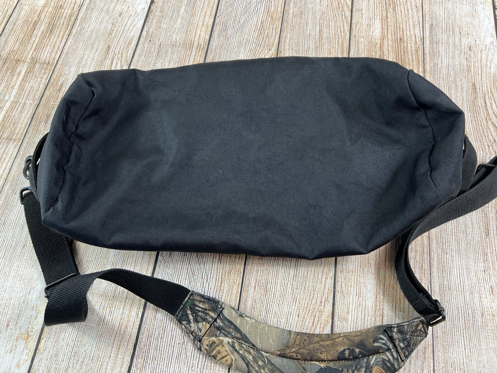 Cabela’s Seclusion 3D Camo Duffel Carry Bag Outdoors Hunting