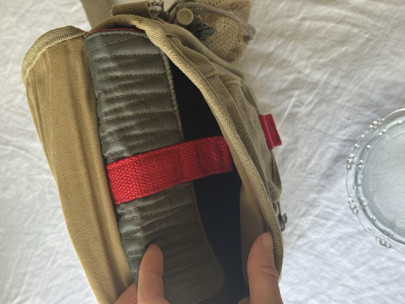 FŪL Small Beige/Red Canvas Crossbody Bag Adjustable Strap Pockets Zip Snap