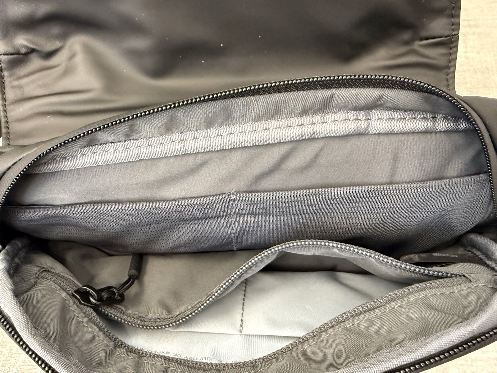 NEW Kingsons Waterproof Black Sling / Travel Bag XL Magnetic and Zip Closure