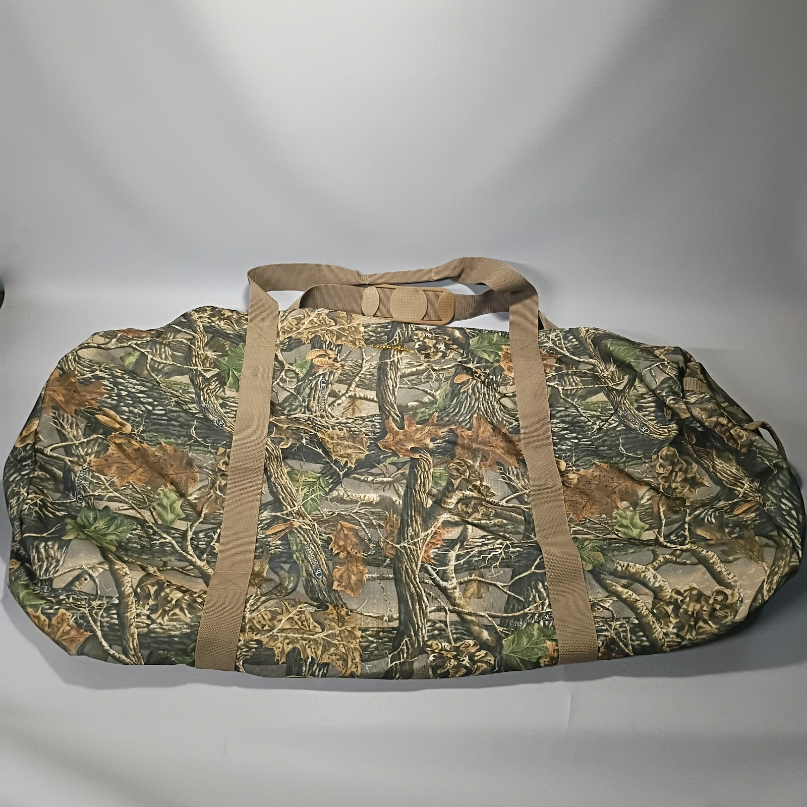 Cabela’s Camouflage Duffel Bag Seclusion 3D Hunting Hiking Outdoor Travel