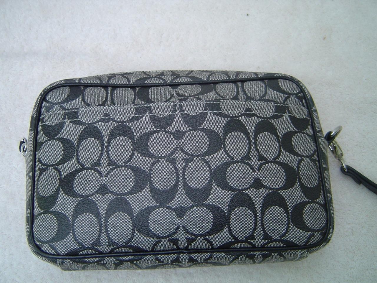 AUTHENTIC COACH MENS BLACK AND WHITE SIGNATURE STRIPE LARGE POUCH #77277 VGC