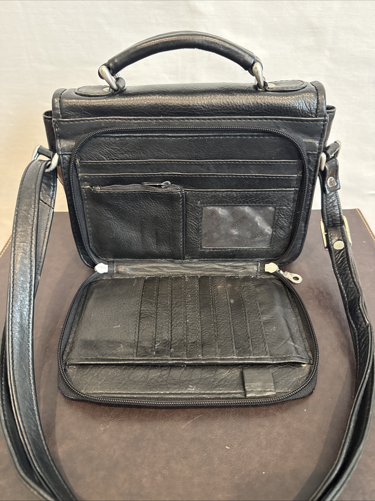 Black Leather Adjustable Strap Crossbody Bag Unisex Paul & Taylor