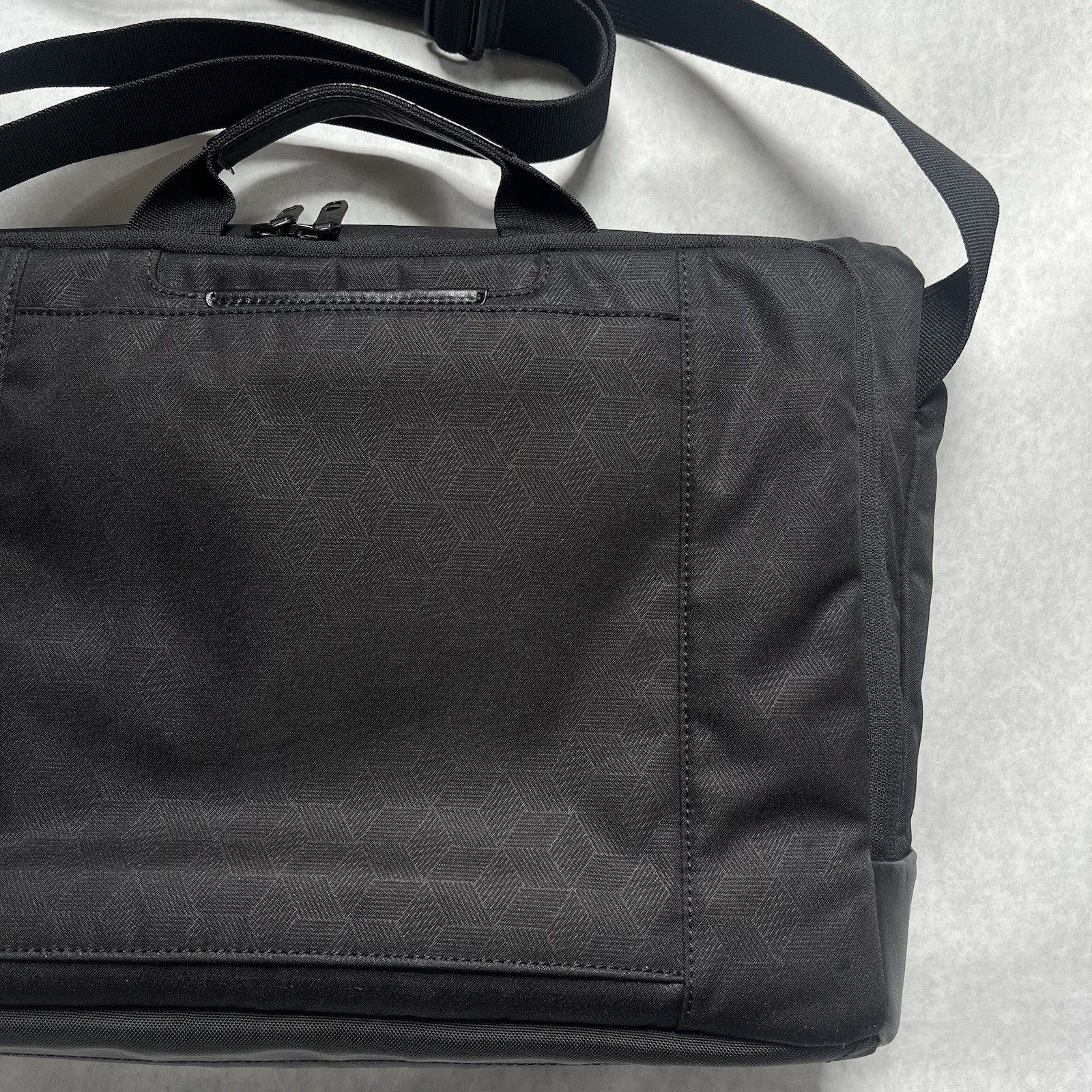TUMI Tahoe Bode Messenger Bag Black Laptop Business Bag Flip Top Pockets Casual
