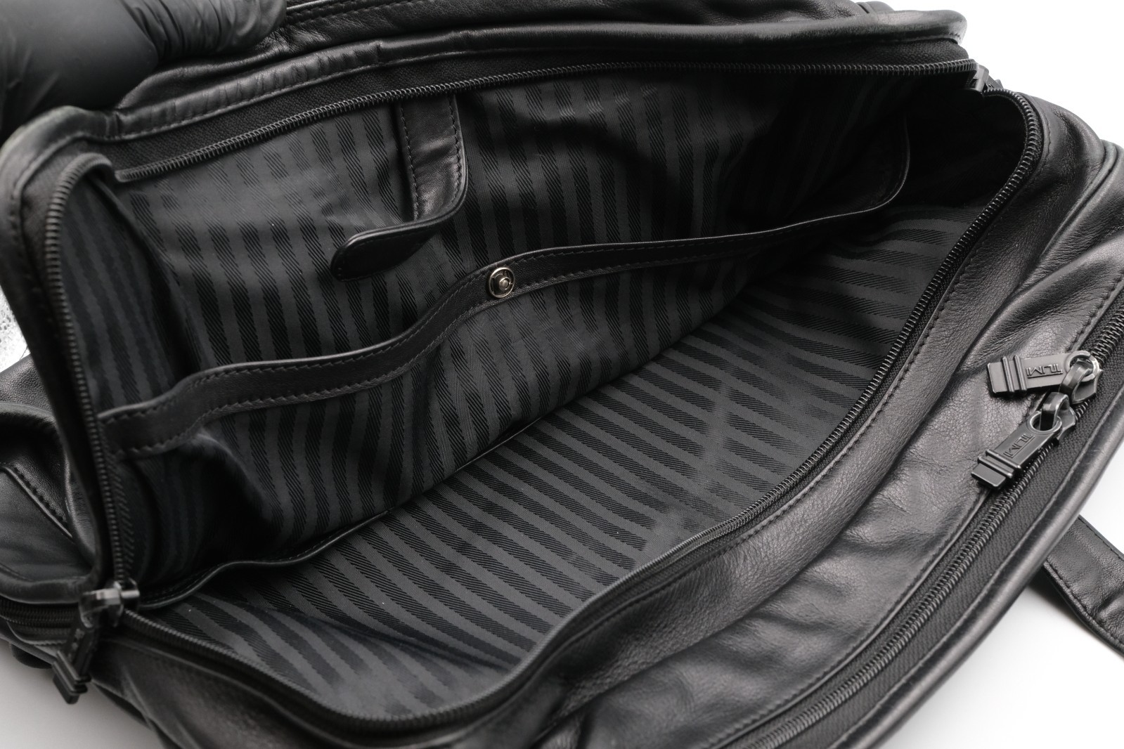 TUMI Alpha Black Leather Laptop Business Commuter Bag 9601D3