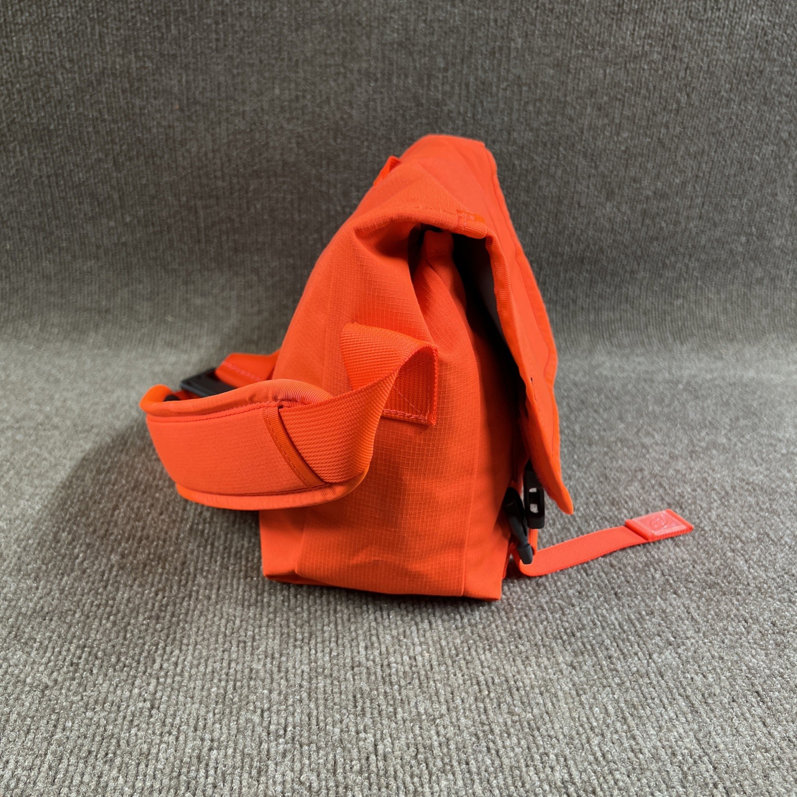 New Timbuk2 Flight Classic Messenger Bag Orange Sz XS CrossBody Shoulder Strap