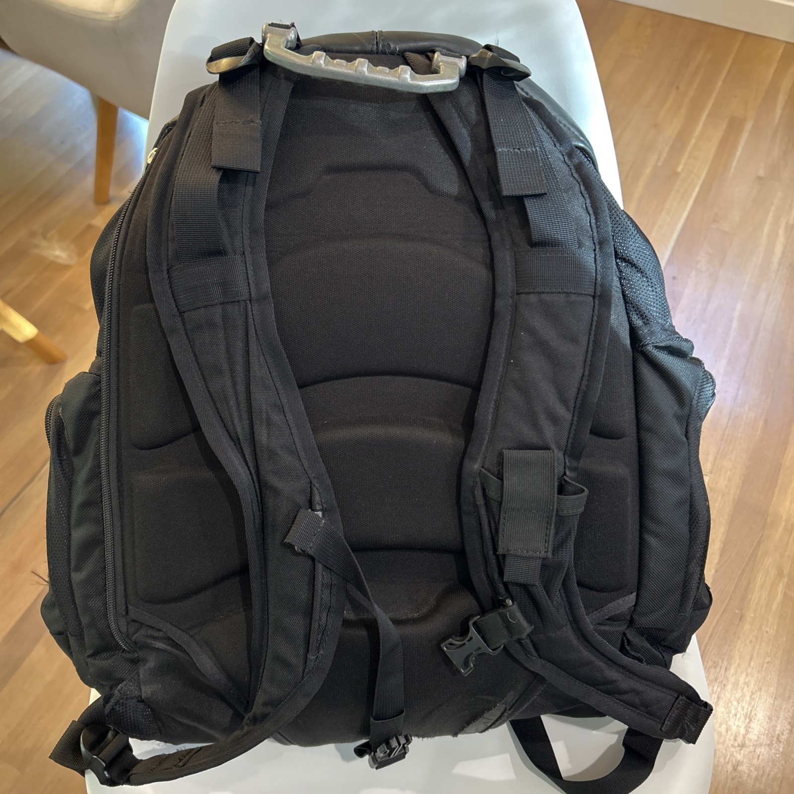 Oakley Kitchen Sink Tactical Field Gear Backpack Stealth Black Daypack Hiking