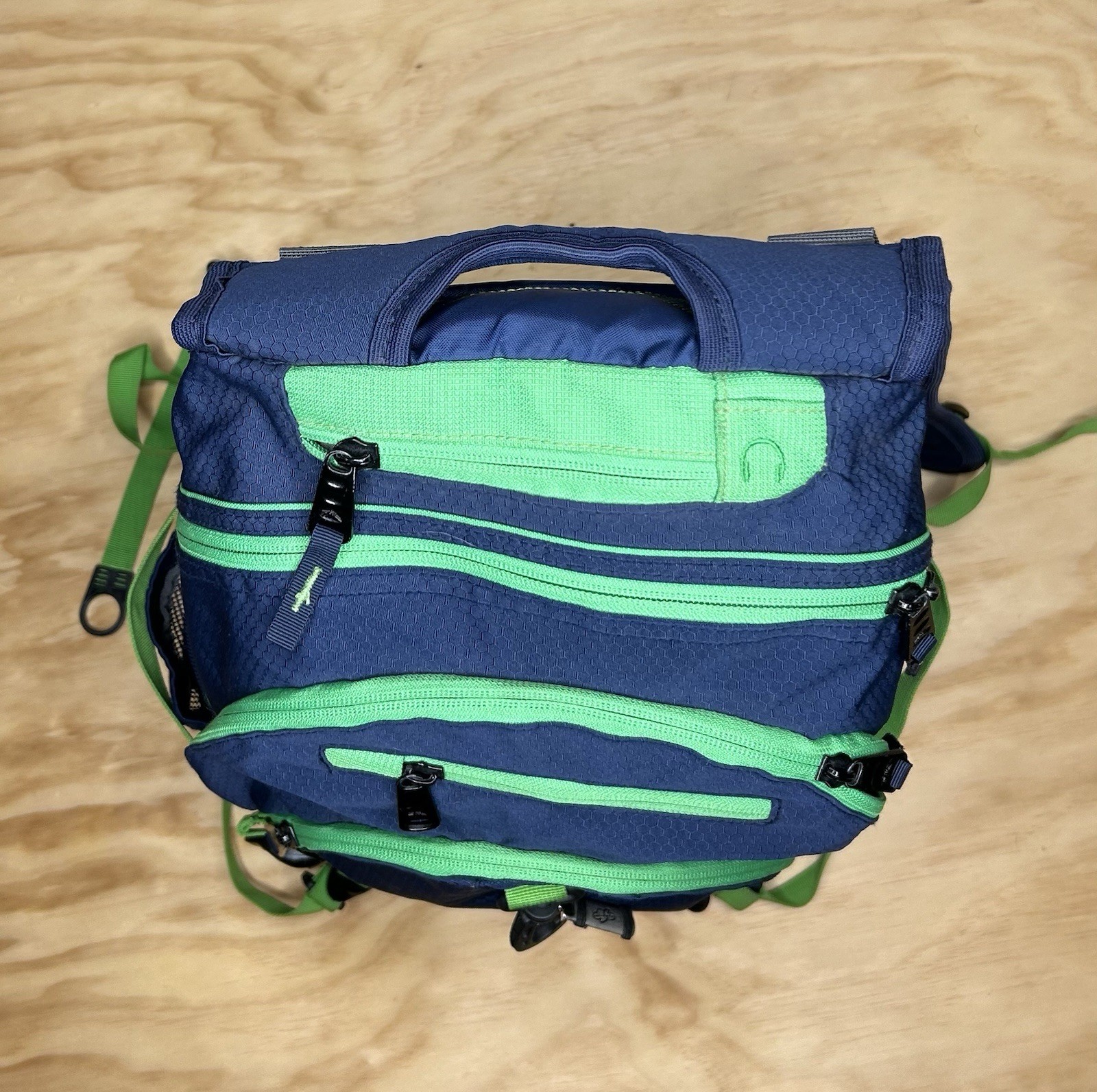 High Sierra Backpack Airflow Cooled Back Strap Suspension System Navy Green