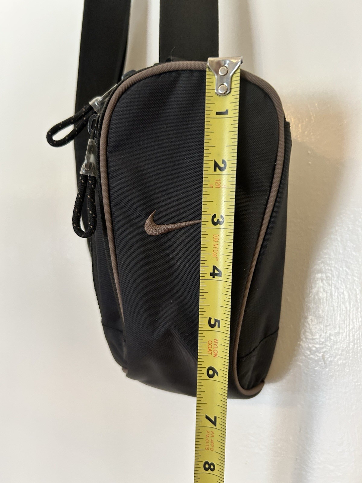 Nike Sportswear Essentials Crossbody Bag