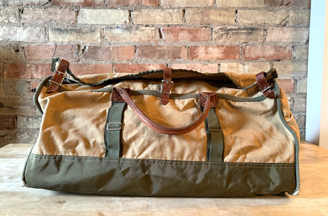 VTG Gokeys Battenkill No. 7 Canvas Duffle Travel Bag – Tan/Green – 24 x 12 x 12
