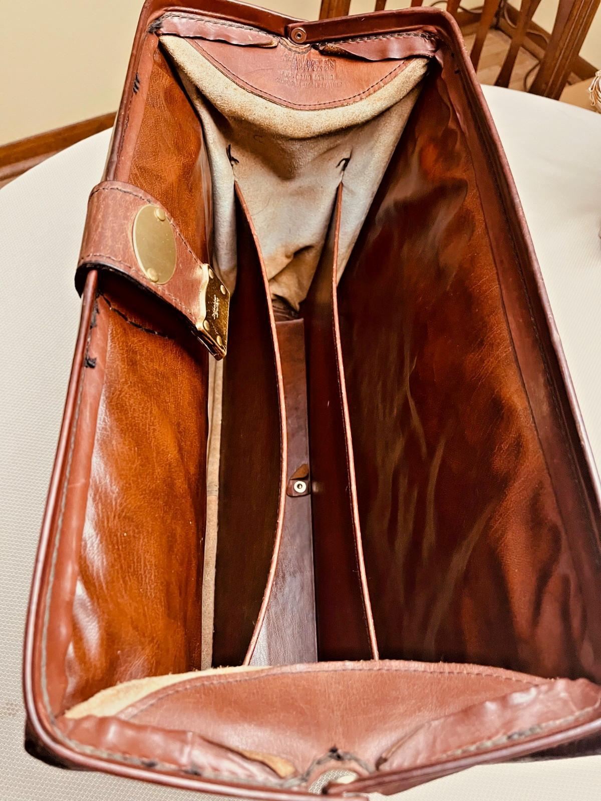SCHLESINGER BROTHERS Tan Heavy Leather Briefcase / Lawyer Bag – Made in USA