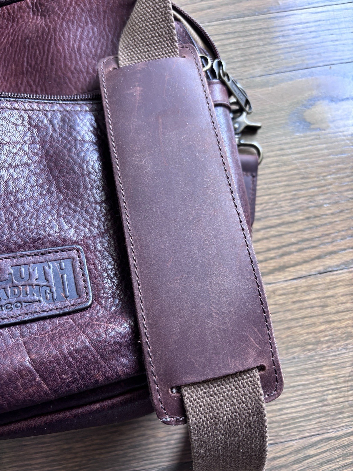 Duluth Trading Co Lifetime Leather Travel Bag Brown Crossbody Messenger 97310