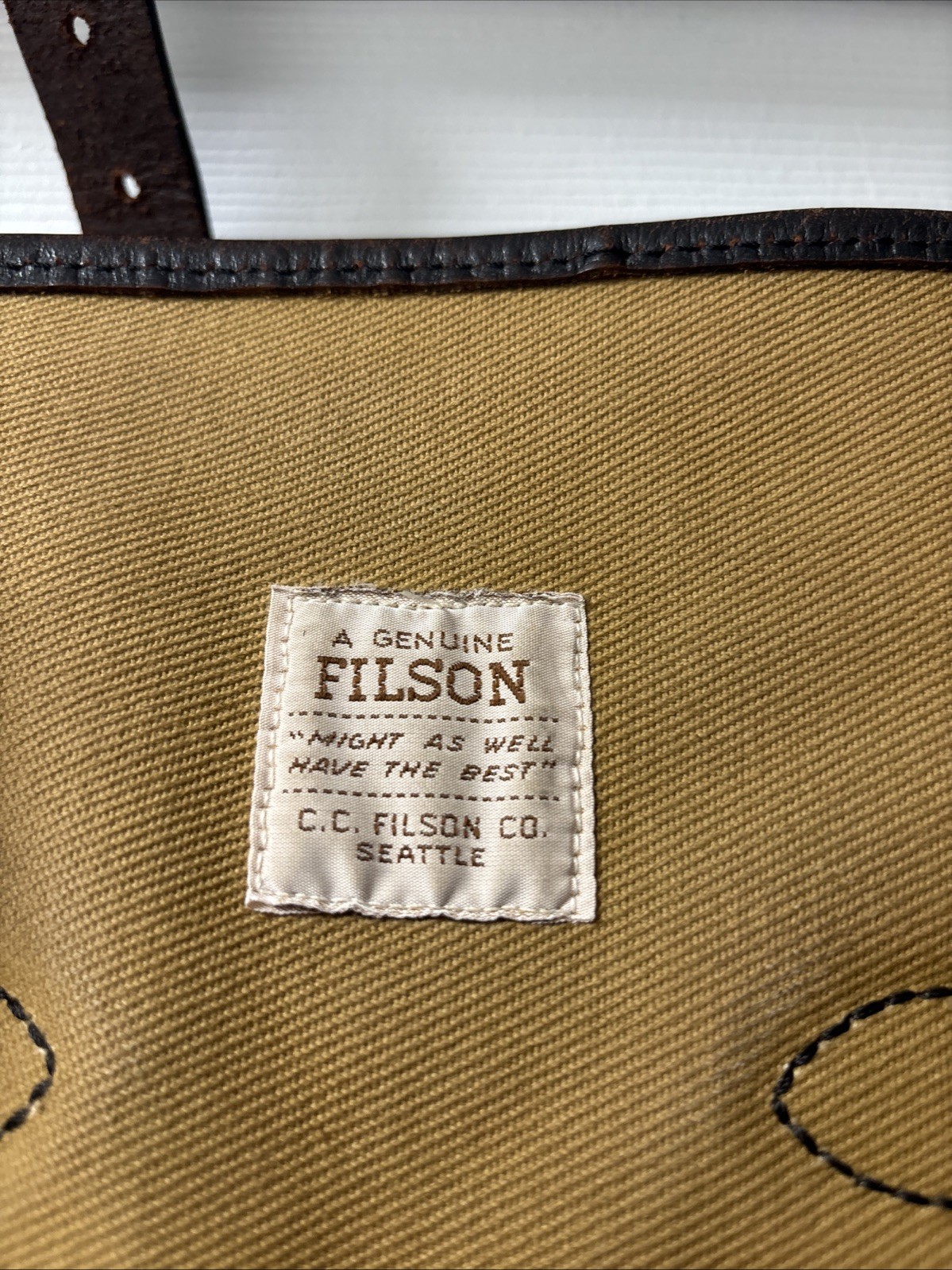 Filson Rugged Twill Field Bag | Medium – 14L | Tan