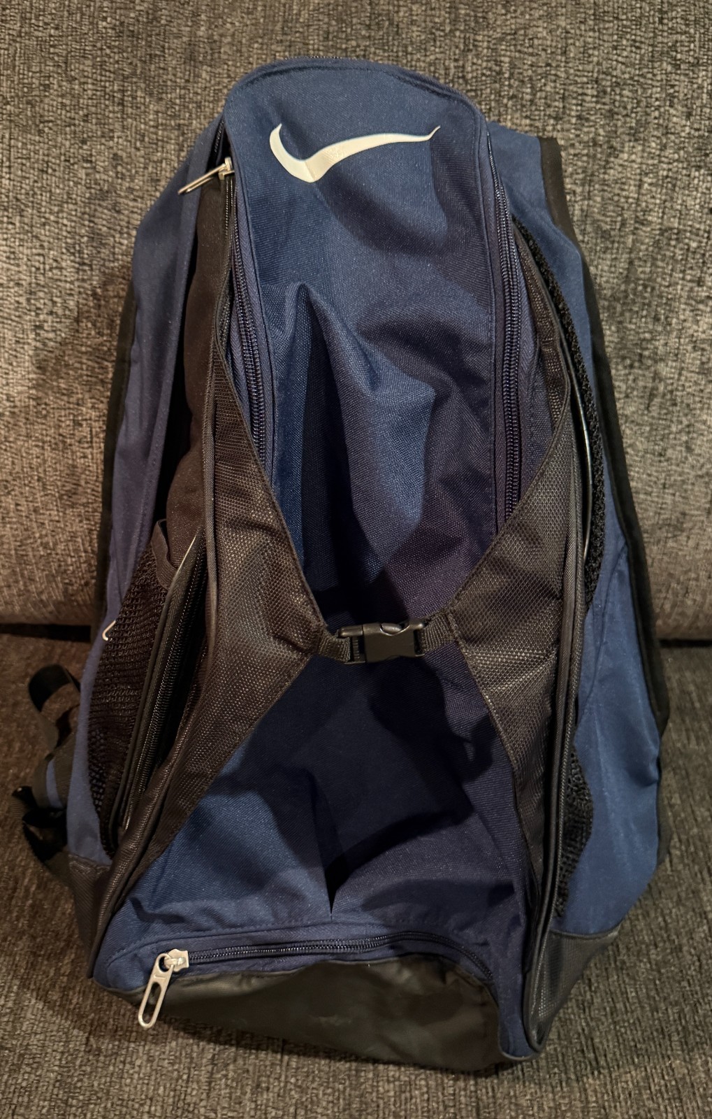 Nike SWOOSH Backpack Black Navy RN 56323 LOTS OF SPACE Pockets