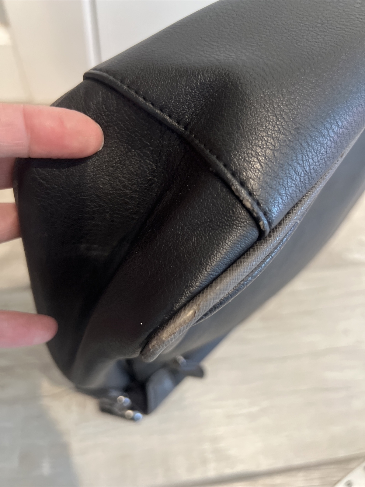 Ted Baker London Black Polyurethane Messenger Laptop Bag Briefcase