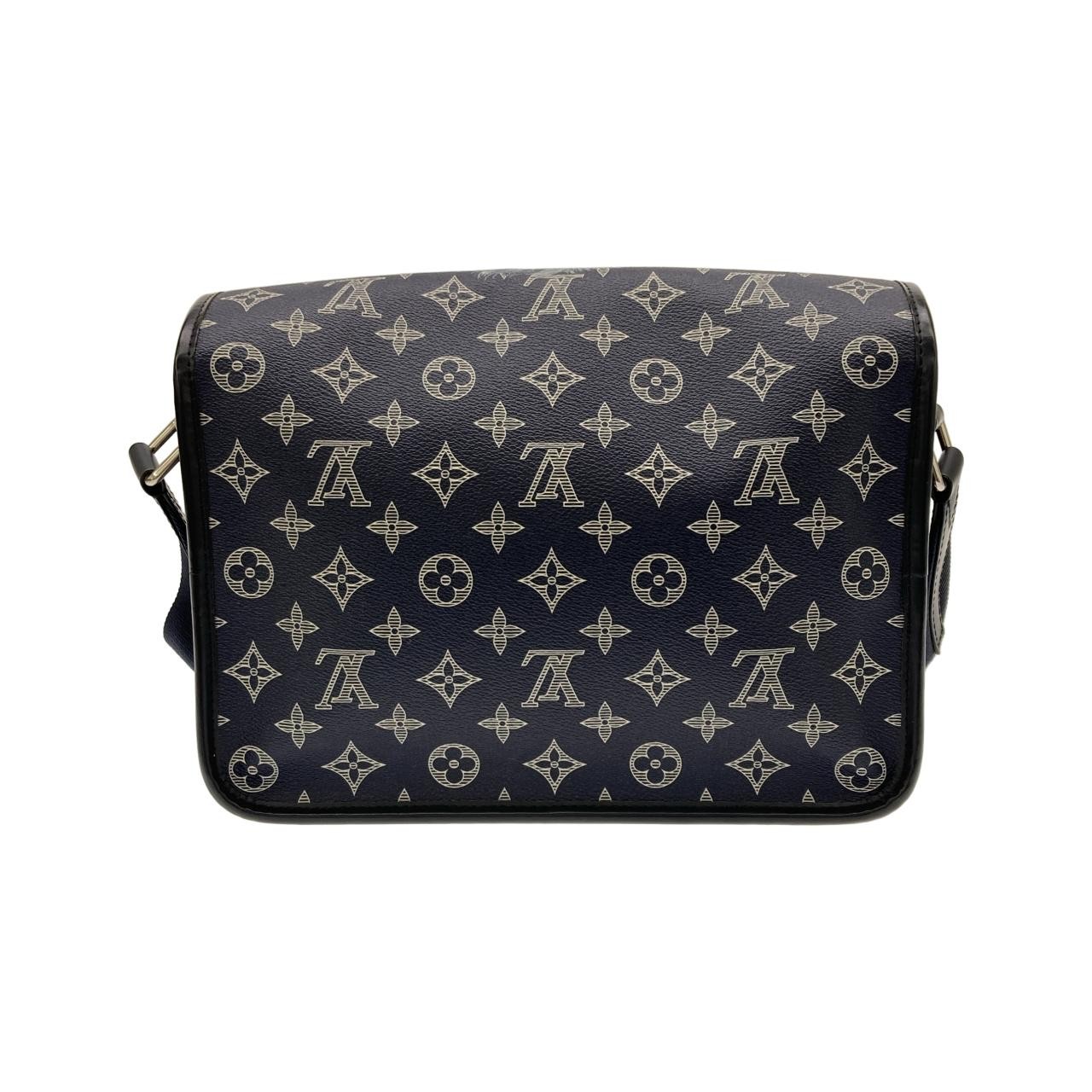 Authentic Louis Vuitton Monogram Savannah (Chapman) Messenger Shoulder Bag M…