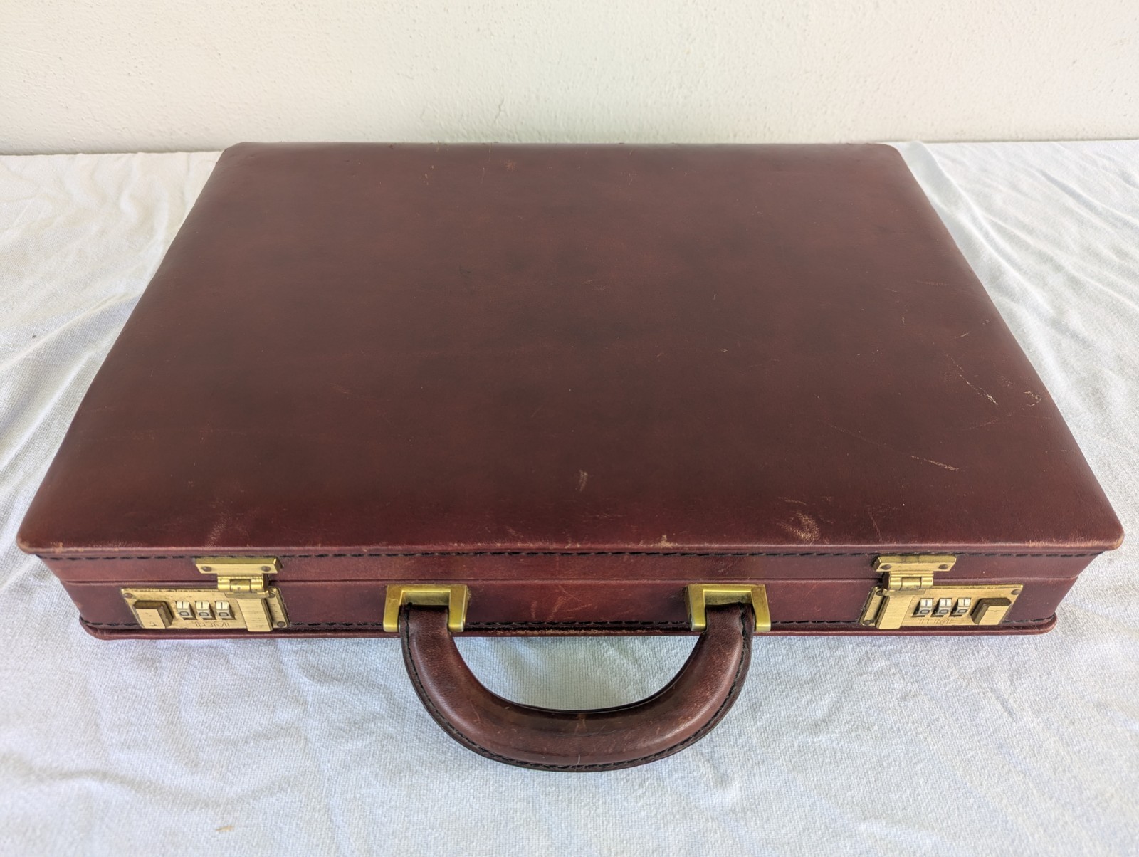 VTG TUMI Leather Attache Briefcase Burgundy Red Combination Lock Organizer Case