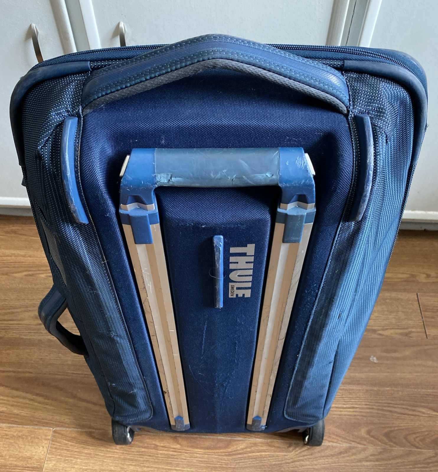 Thule Sweden Subterra Rolling Duffle 28″ Blue Carry On or Check Bag