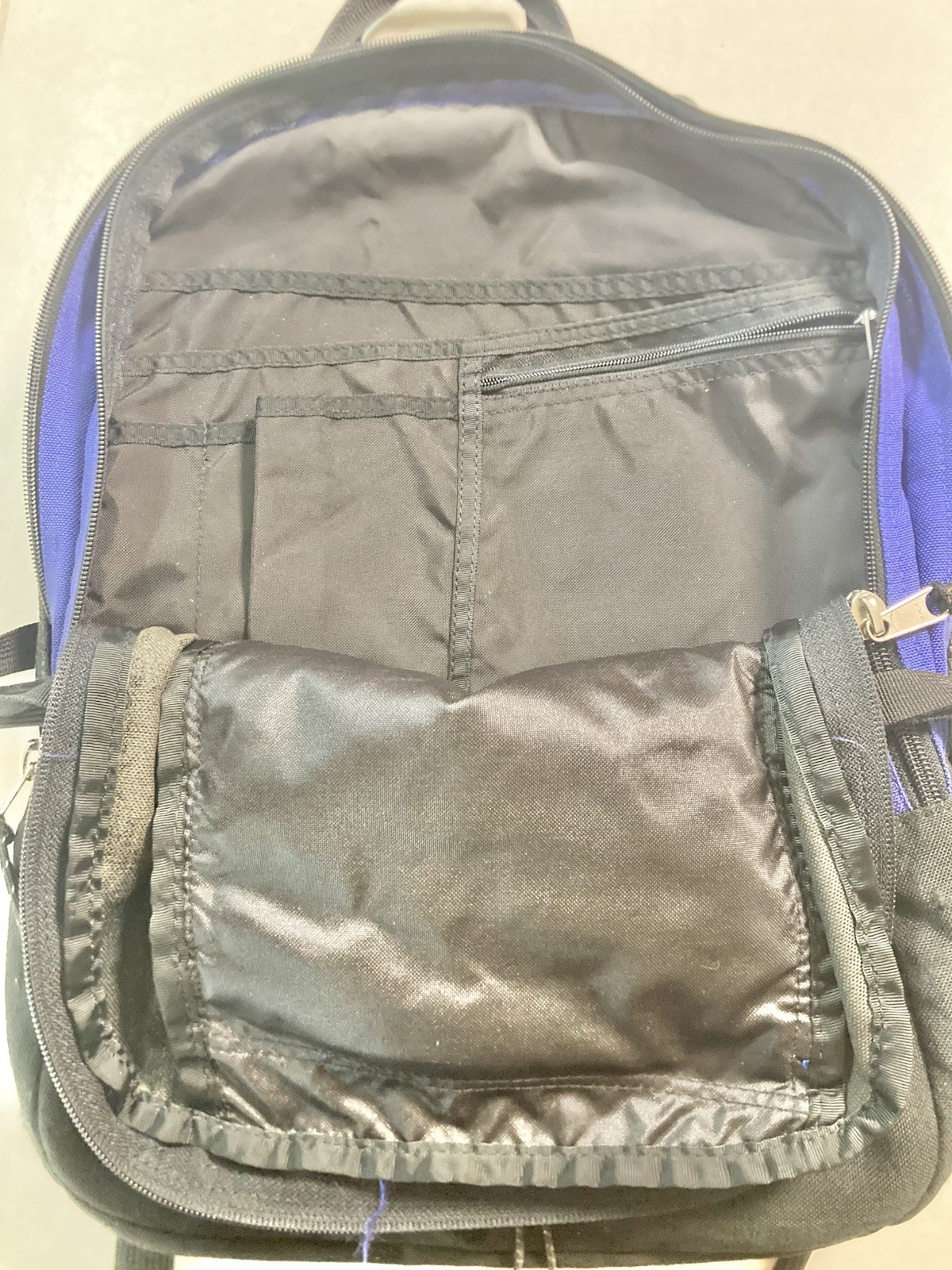 L.L Bean Nylon Backpack Purple And Black 18×14 (100)