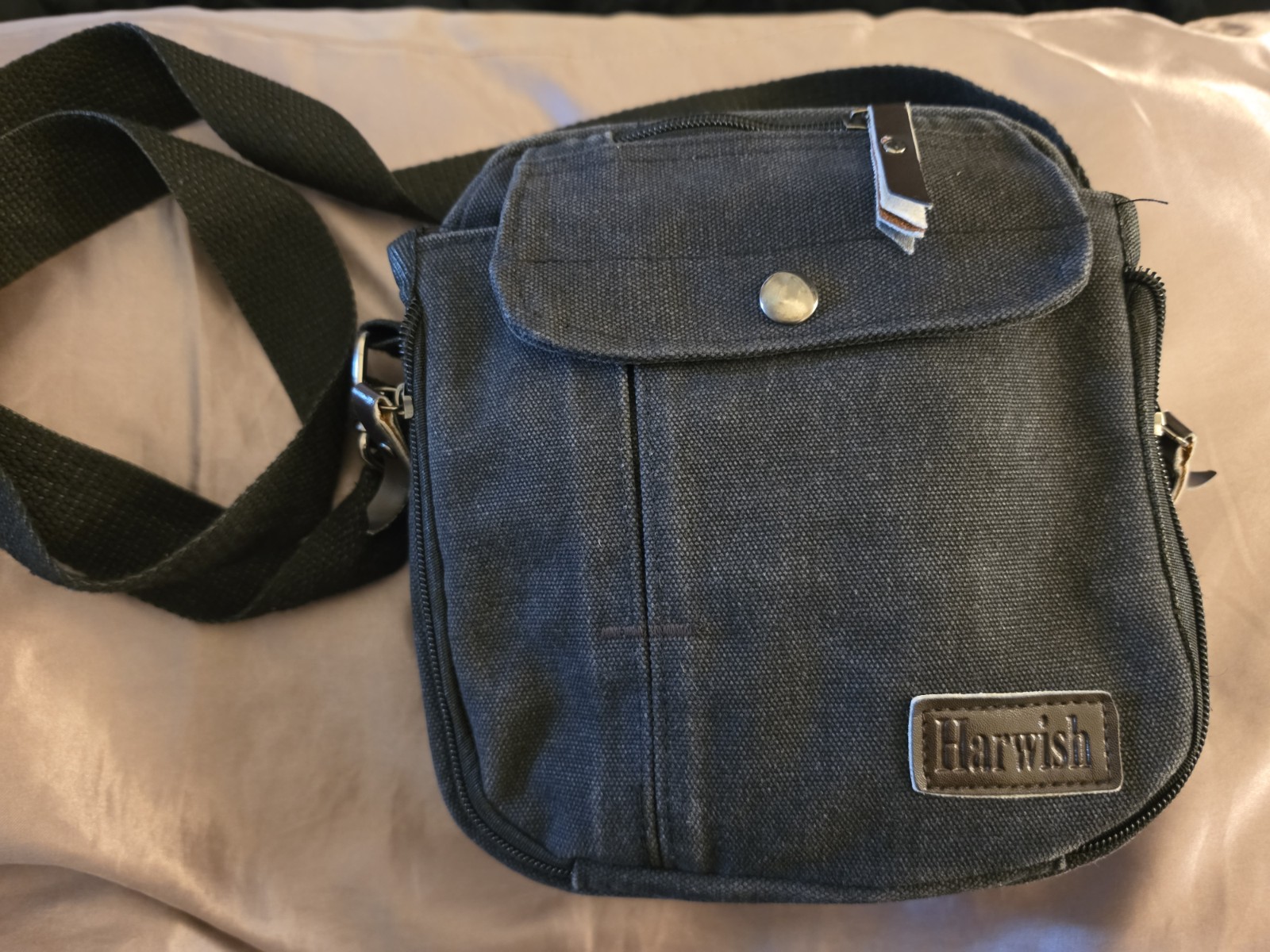 Harwish Black Crossbody Bag Adjustable Strap Zip & Snap Flap Multi Pockets