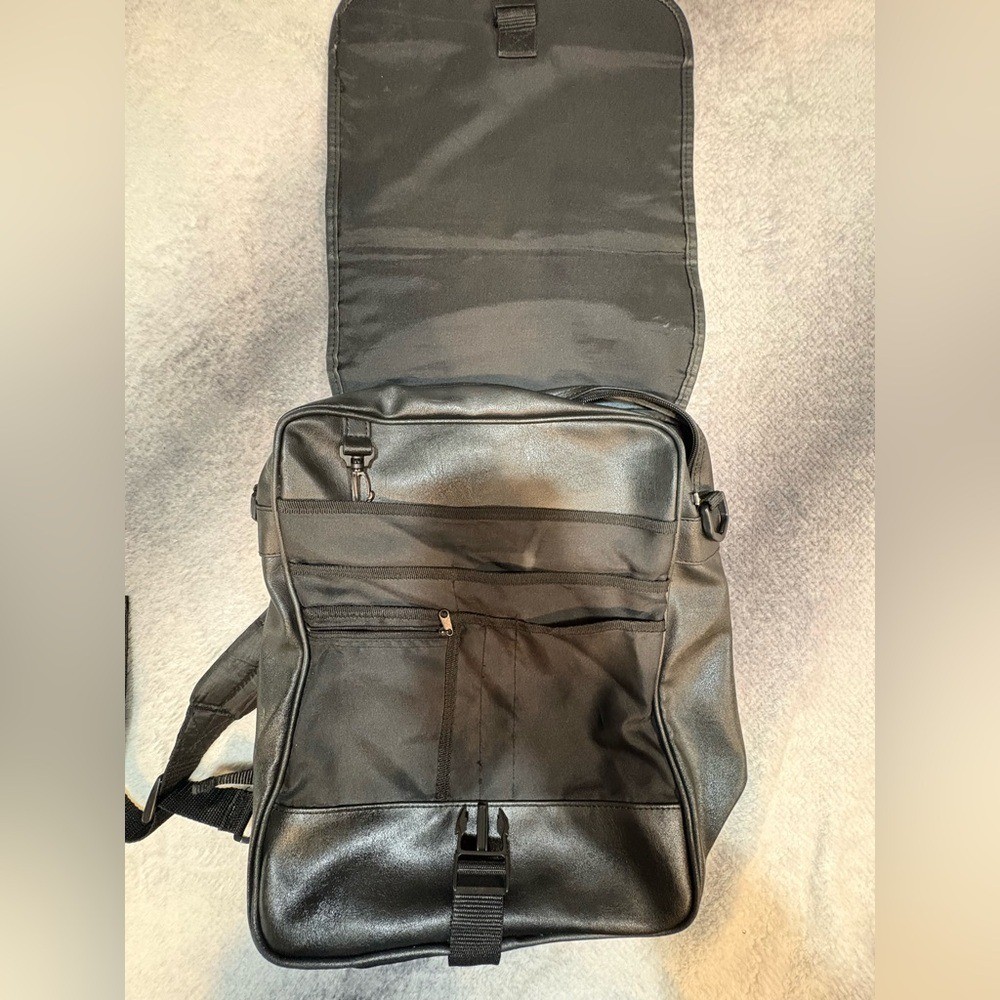 (B3) Leed’s Black Baylor Health Care System Messenger Unisex Men Backpack Bag