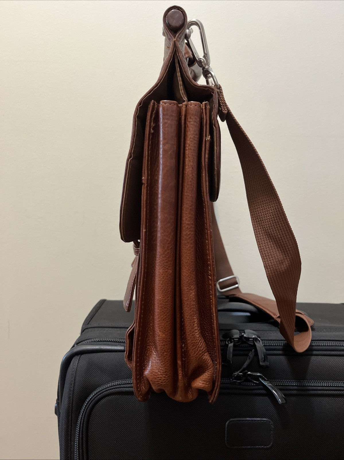 Wilsons Leather Messenger Bag Briefcase Laptop Shoulder Bag – Brown, EUC