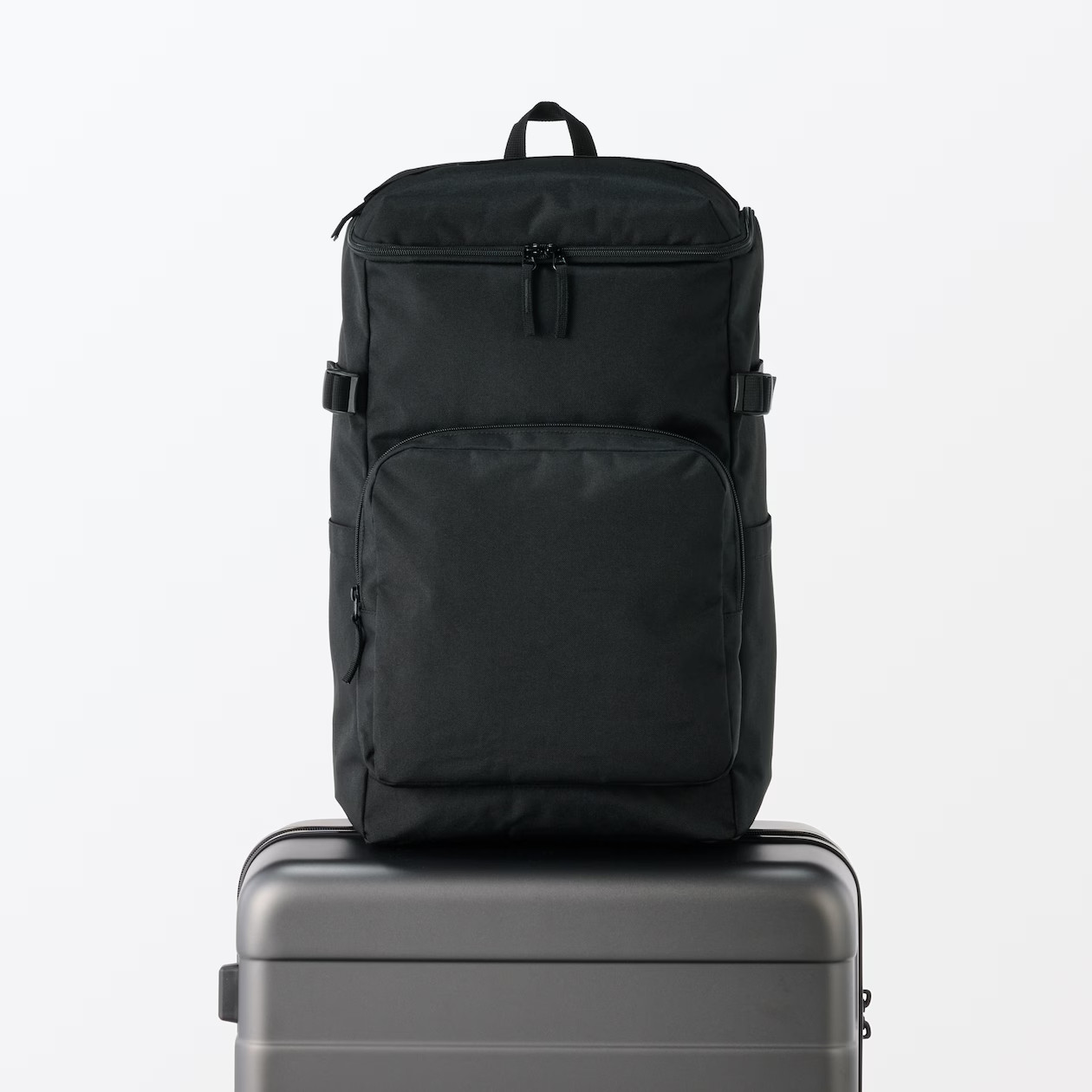 MUJI Water-Repellent Top-Loading Backpack 28-Litter 7-Pocket Unisex NWT