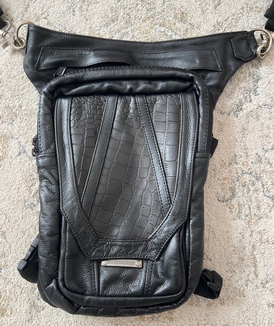Milwaukee Leather X LARGE CONCEAL CARRY BLACK LEATHER THIGH BAG MOTO BIKE NEW
