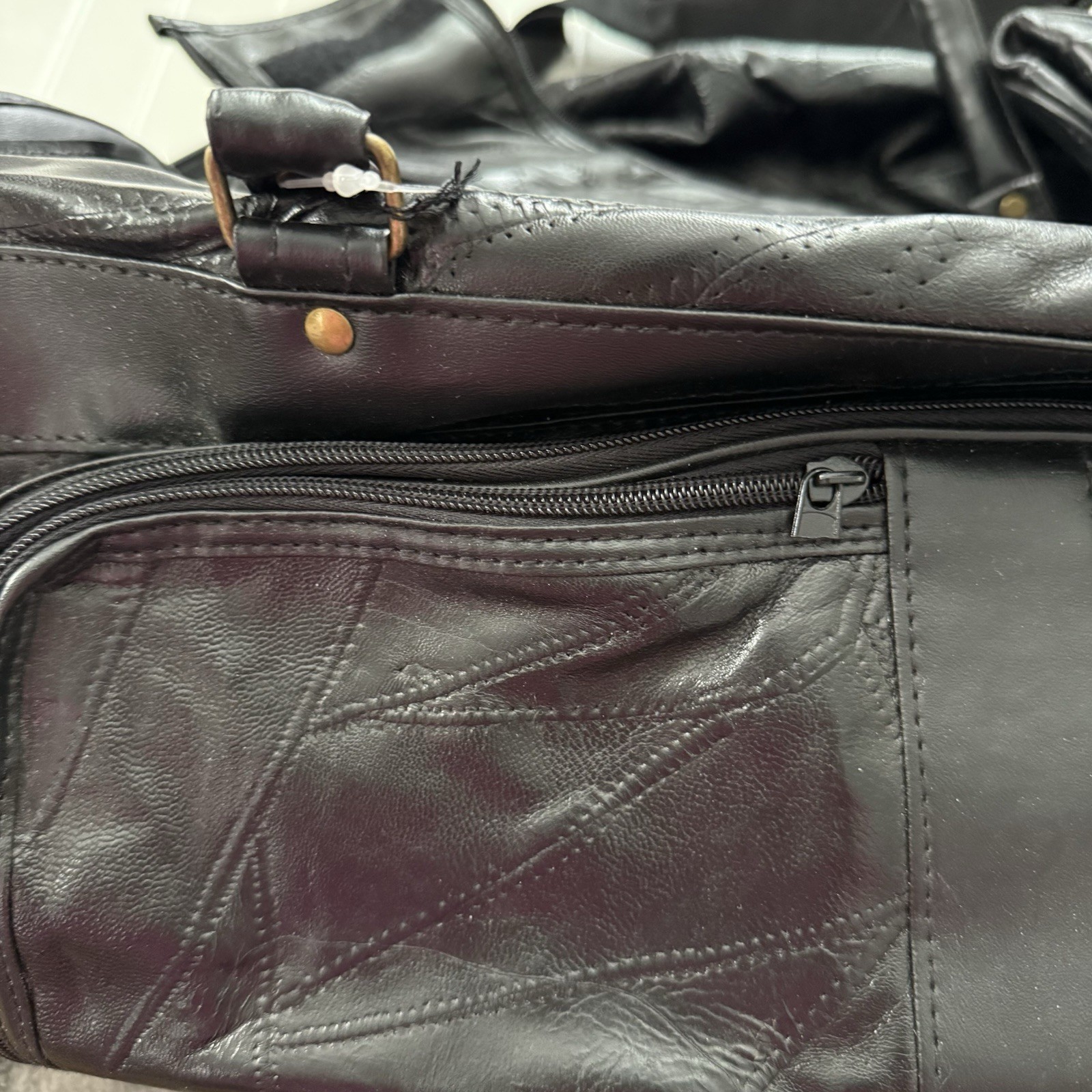 VTG NWT Maxam Genuine Lambskin Leather with Simulated Leather Trim Travel Bag