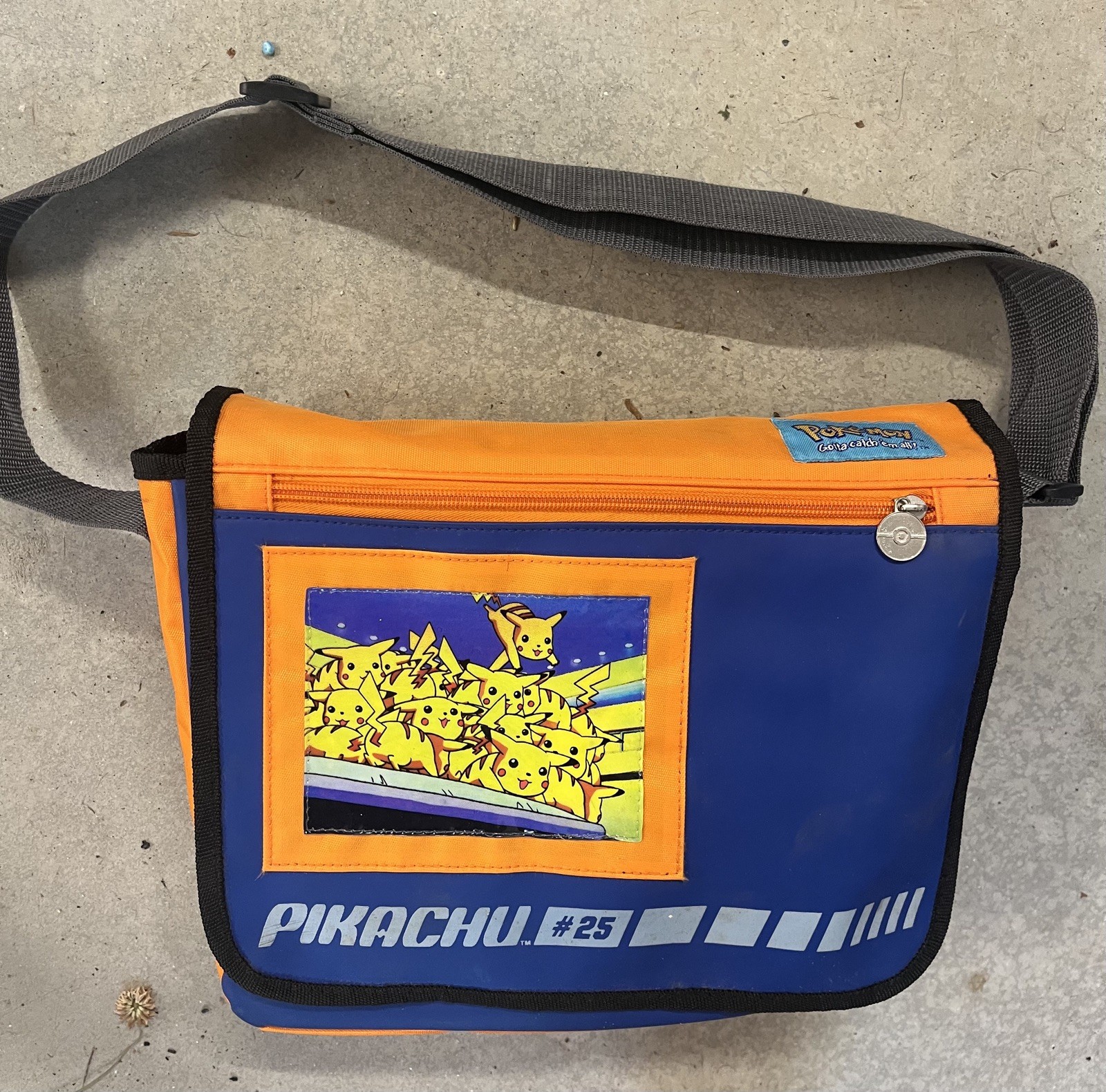 RARE Vintage 90s Messenger Bag Nintendo Pikachu #25 Pokemon backpag
