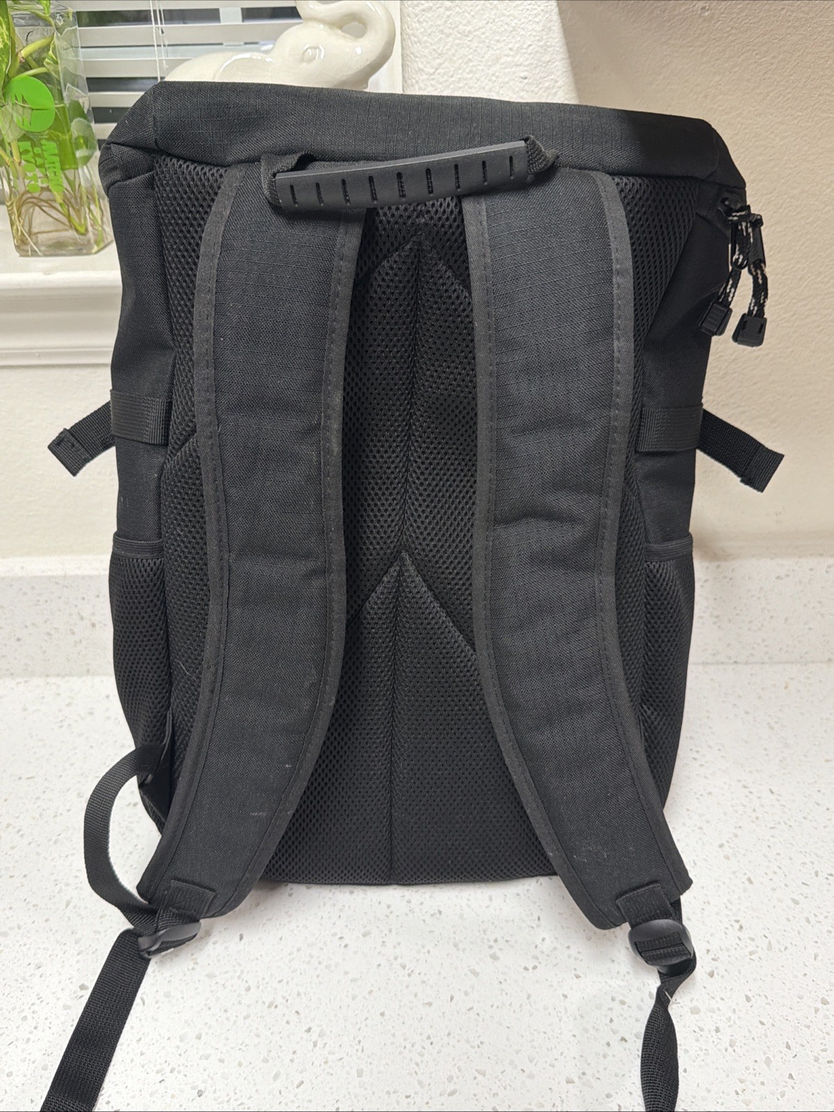 Eastsport Unisex 18″ Victory Top Loader Backpack, Black Pre Owned