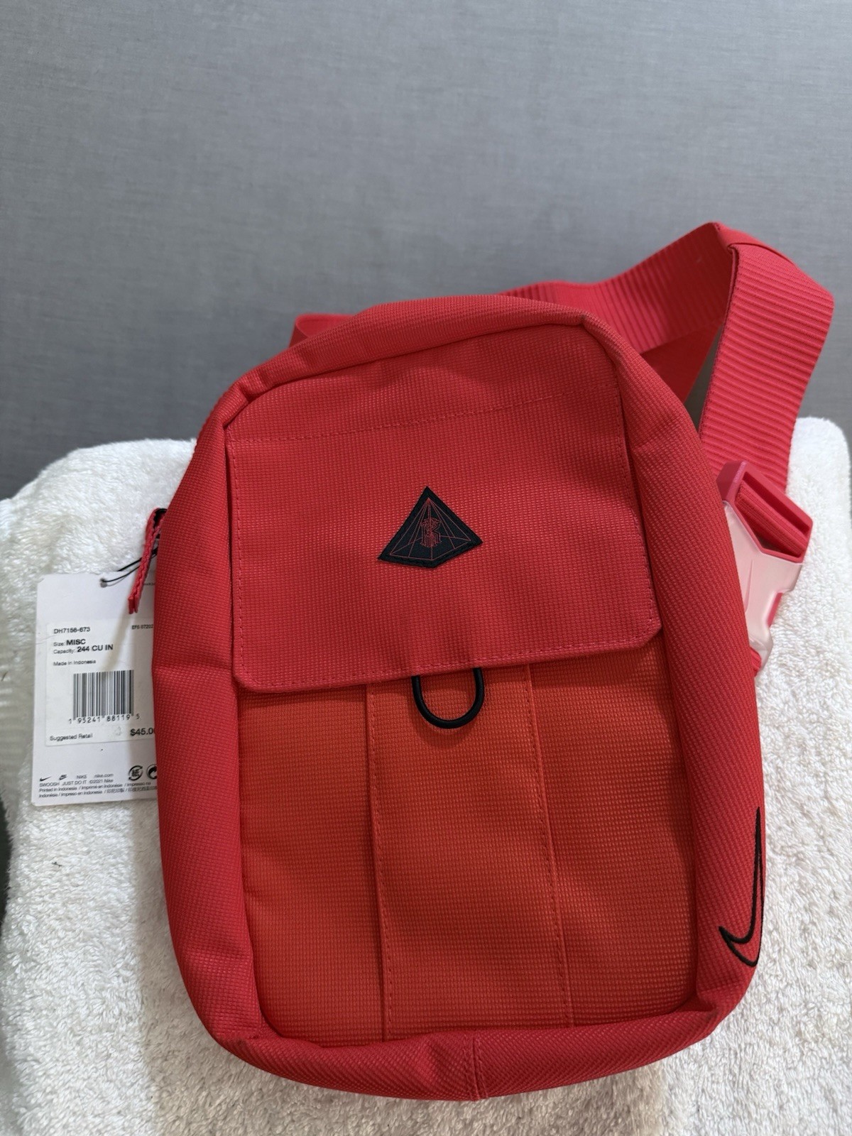 Nike Kyrie Irving Crossbody Sling Bag Red/black DH7158 673