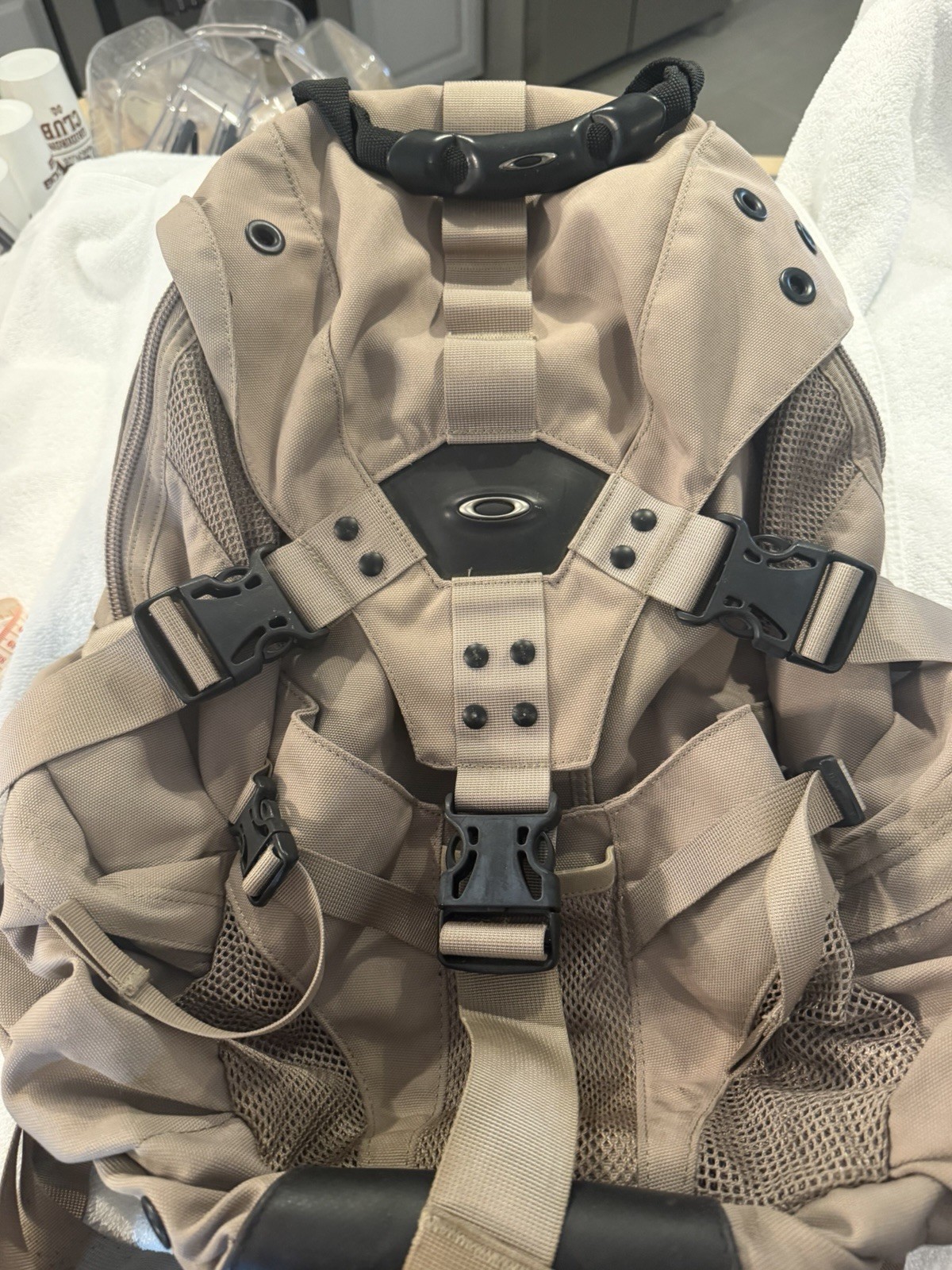 VINTAGE Oakley Icon Backpack – RARE Skull Edition – Tan Sand Gorpcore Techwear