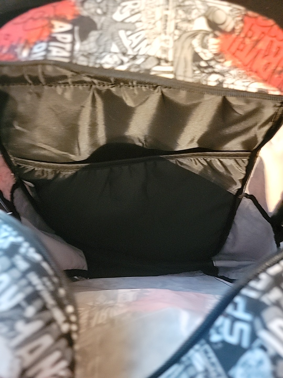 MARVEL COMIC BOOK BLACK WHITE COVER BACKPACK Plu 3 Sealed DVD Spiderman, BATMAN