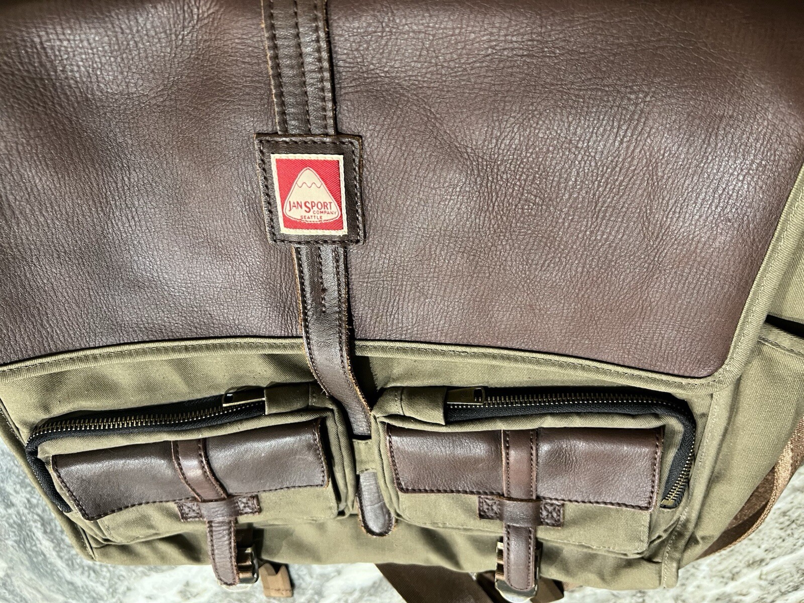 Jansport Skip Yowell Pleasanton Messenger Bag – Leather/Canvas – RARE