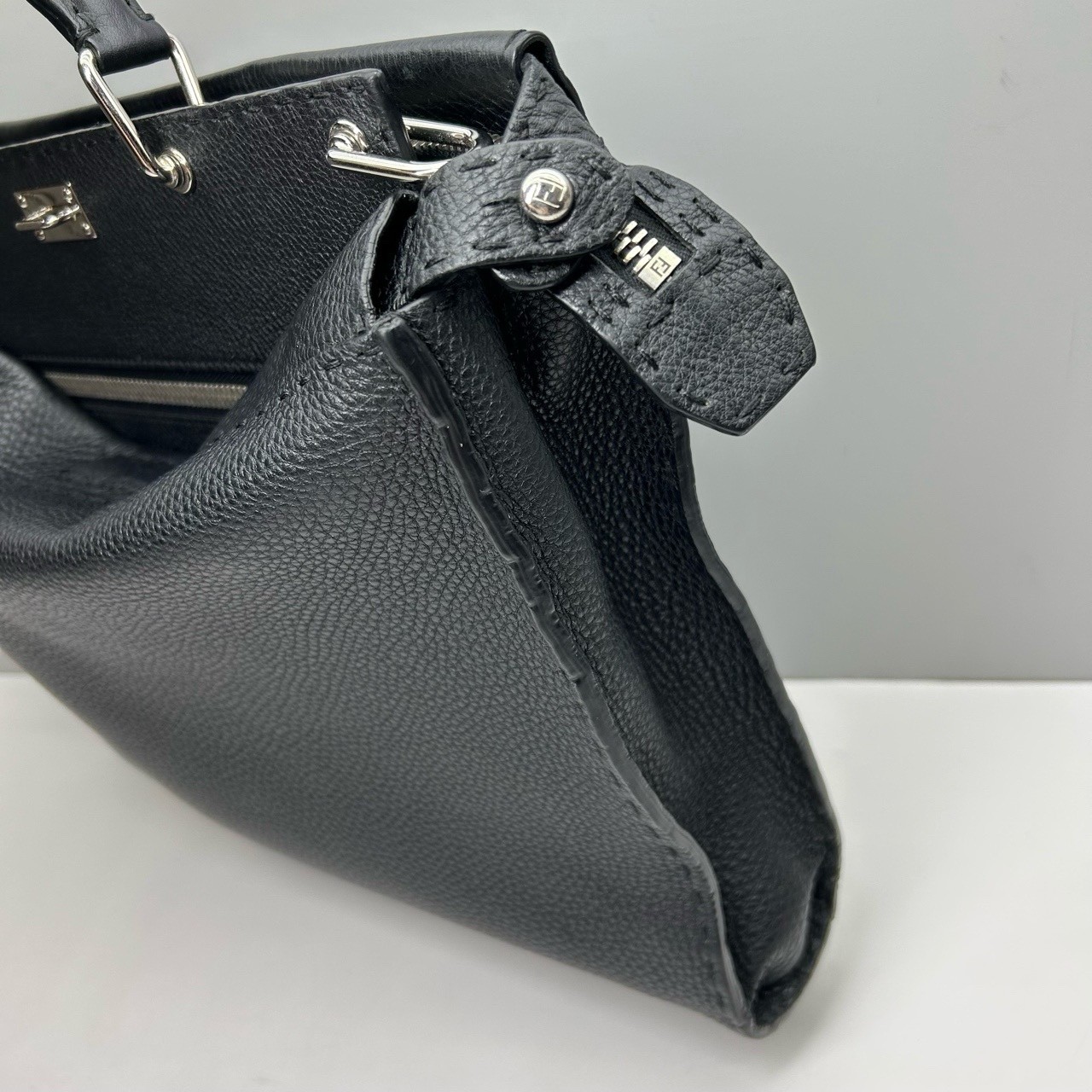 Fendi Pre-Owned Authentic Peekaboo Briefcase Black 36x27x5cm