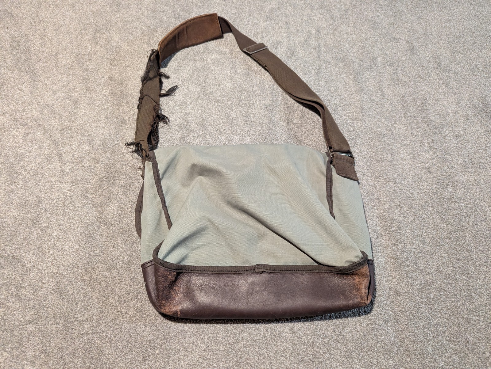 Duluth Pack Deluxe Book Bag Messenger Laptop Canvas Leather Handmade Minnesota